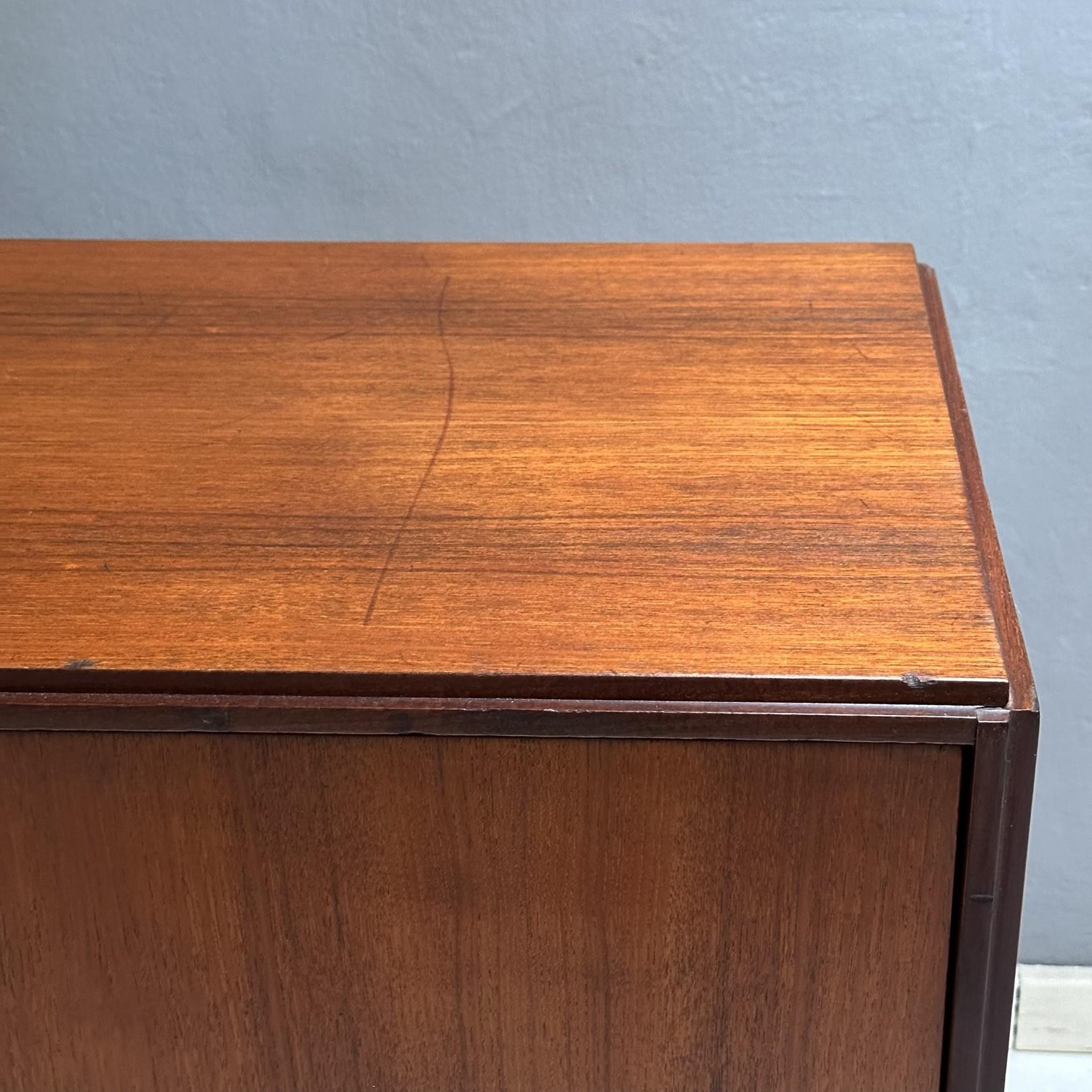Mid-Century Modern Small Sideboard from the 1960s, Italian manufacturing in teak For Sale 3