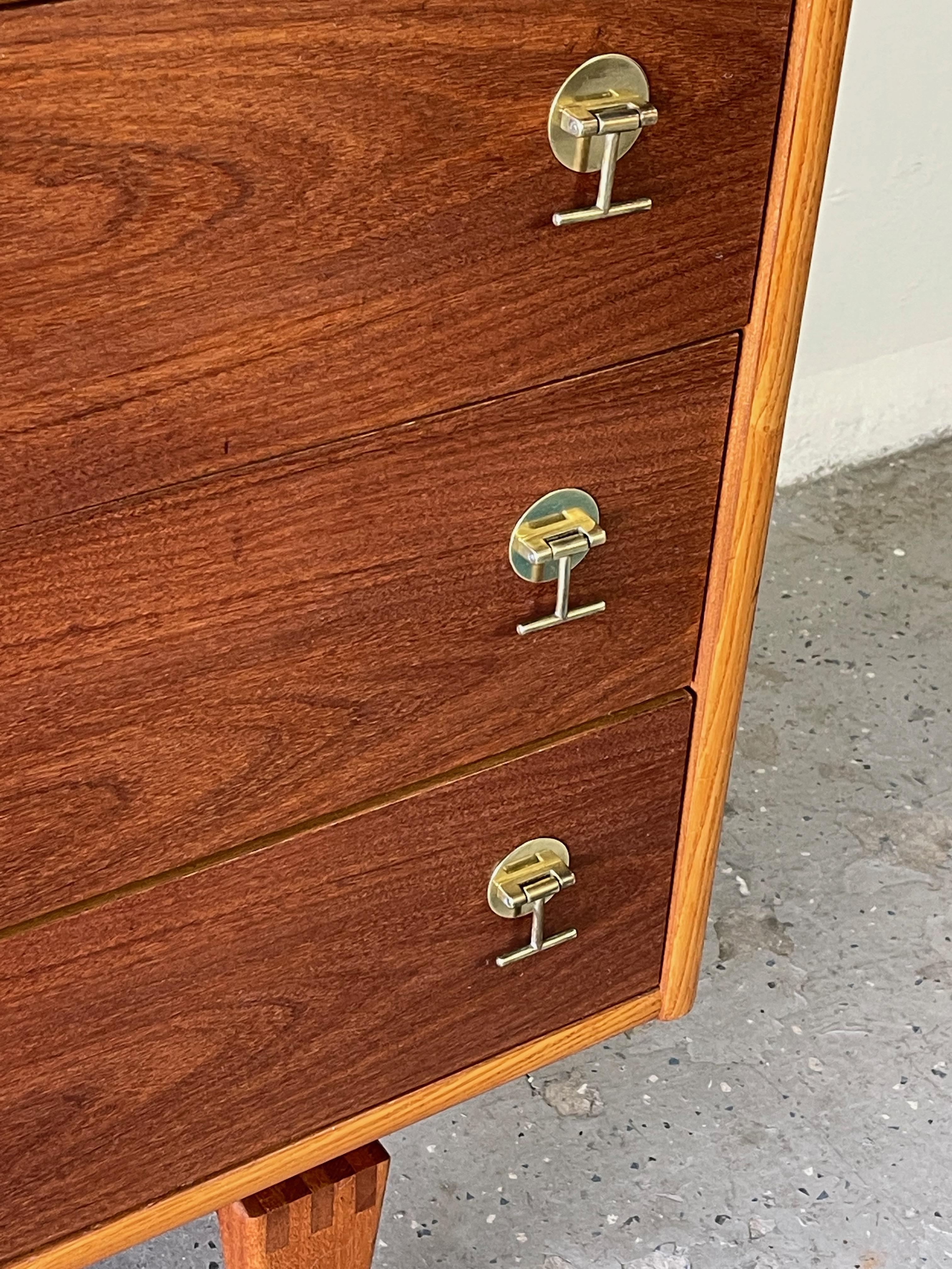 Mid-Century Modern Small Stanley China Hutch 11