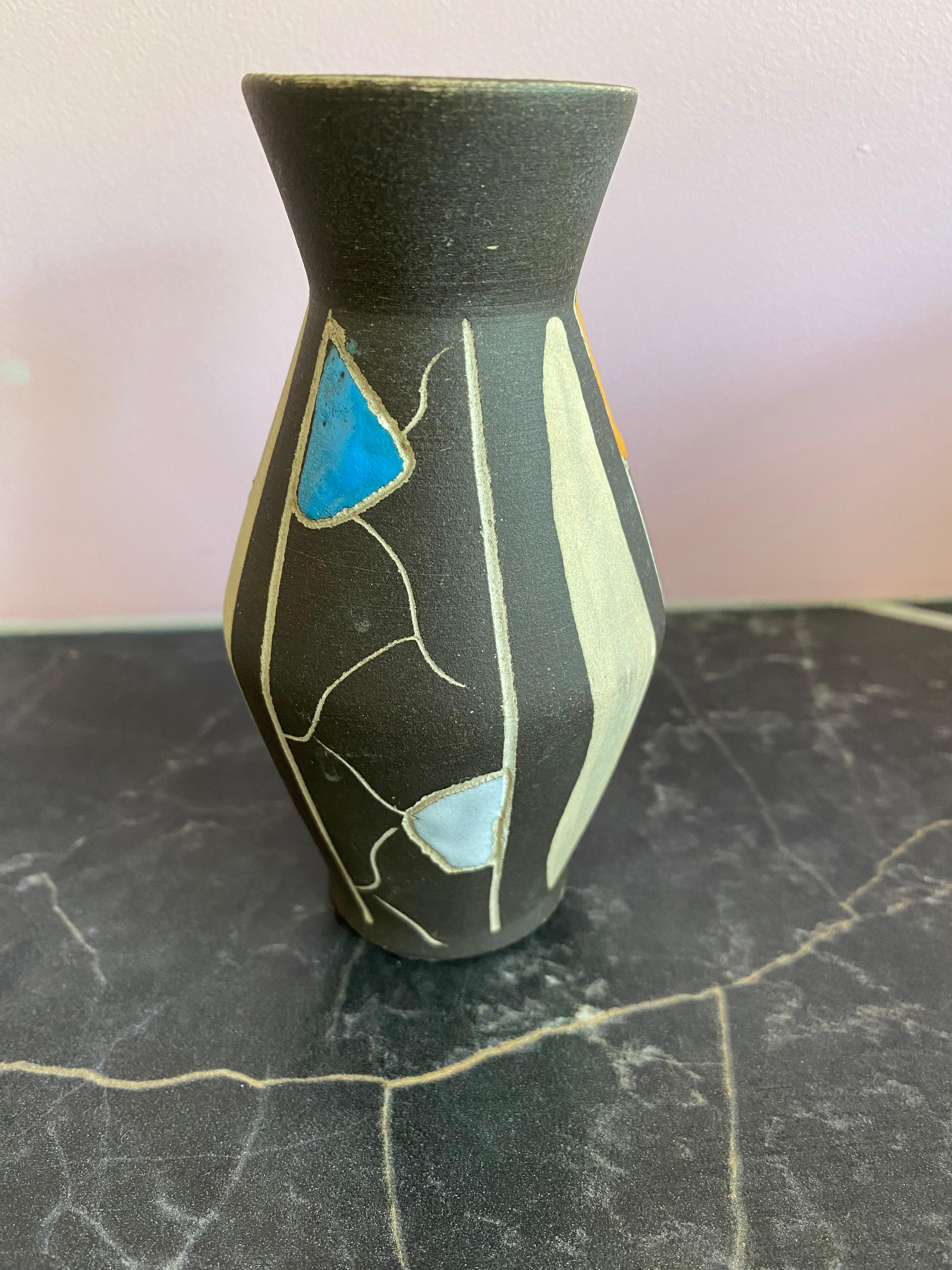 Moderne Mid-Century-Vase aus der Mitte des Jahrhunderts von Bodo Mans für Bay Keramik Deutschland (Handbemalt) im Angebot