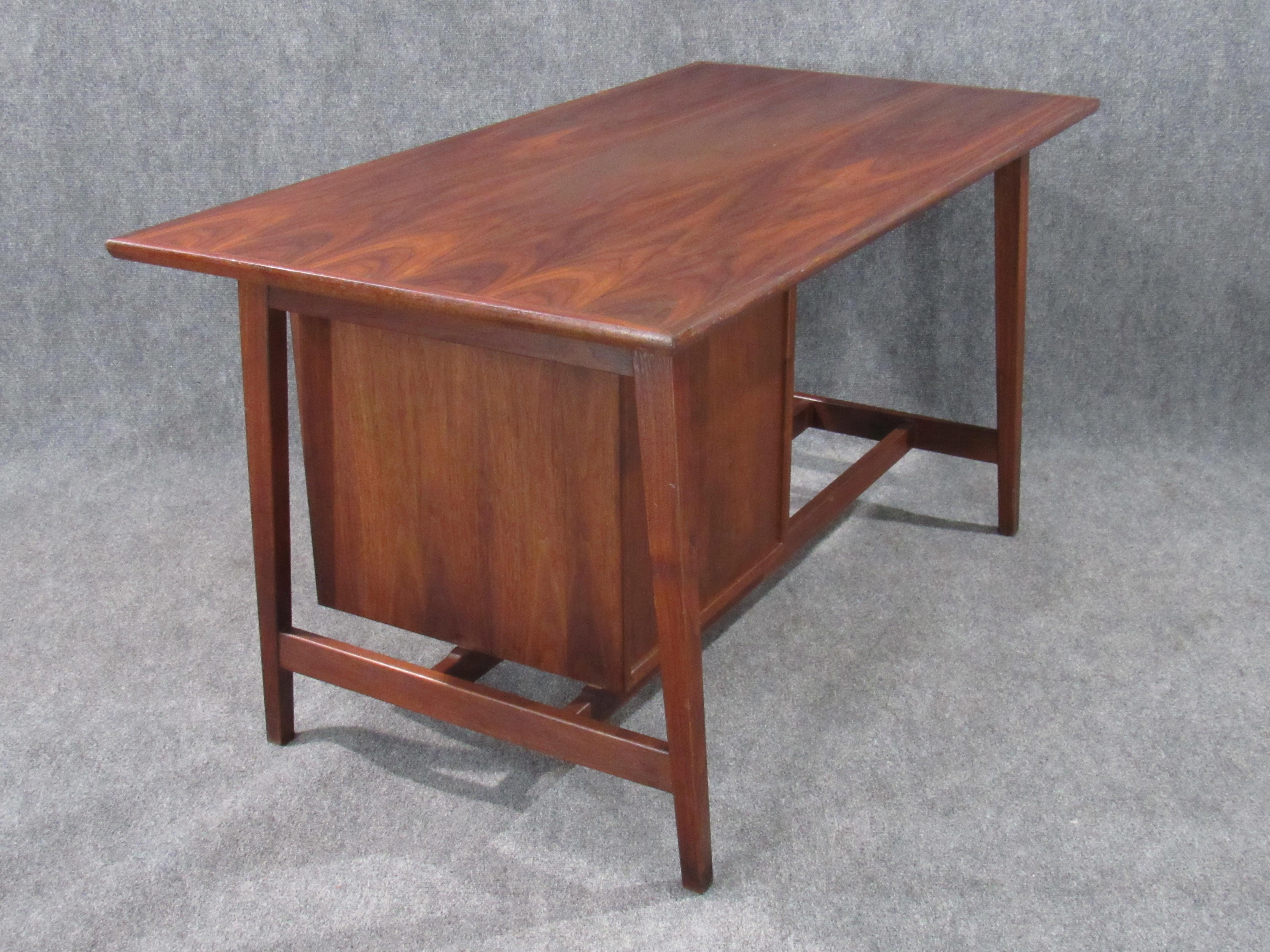 Mid-Century Modern Small Walnut Desk with Round Pulls For Sale 1