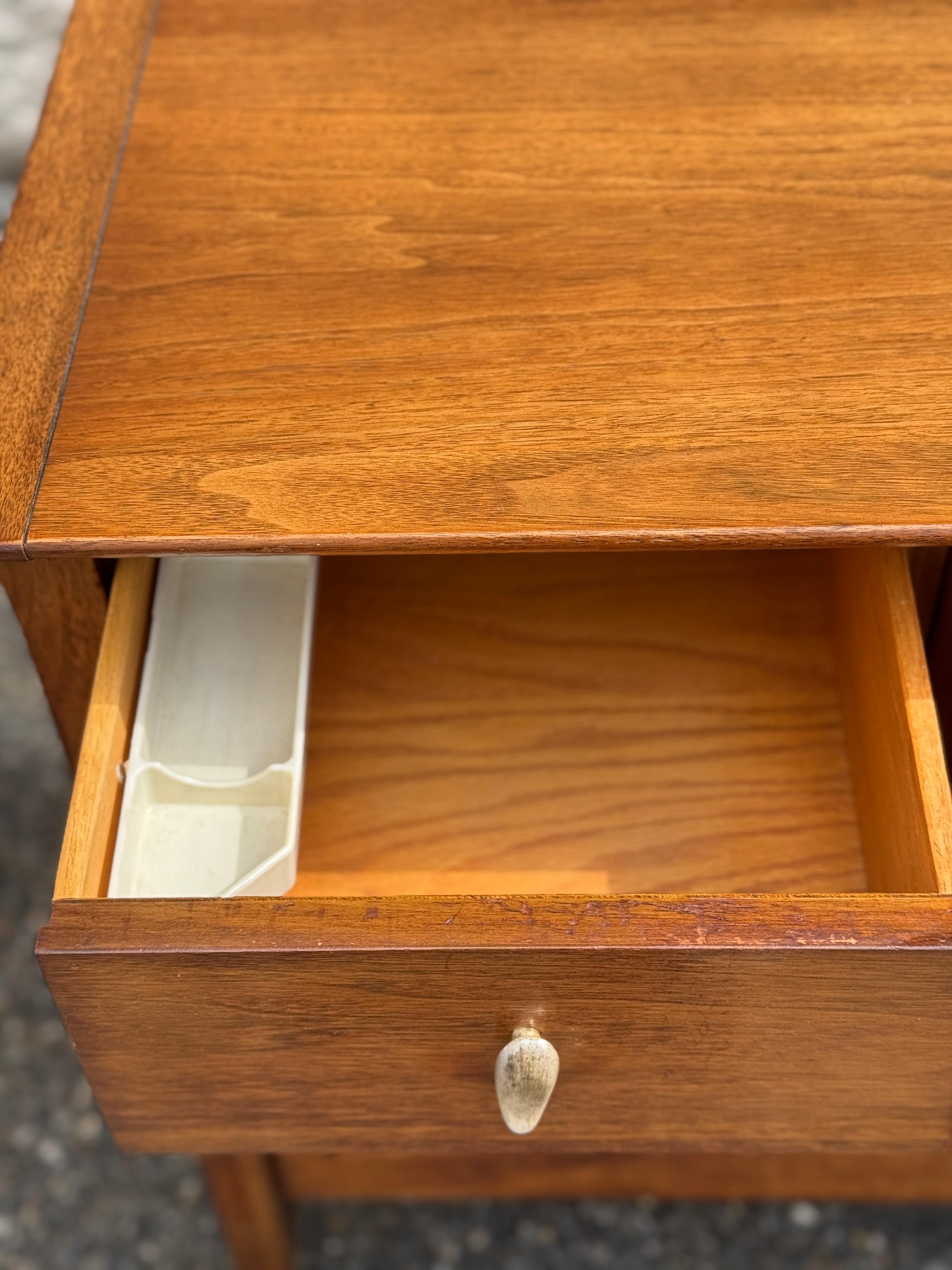 Mid-Century Modern Small Walnut Dresser by Drexel For Sale 5