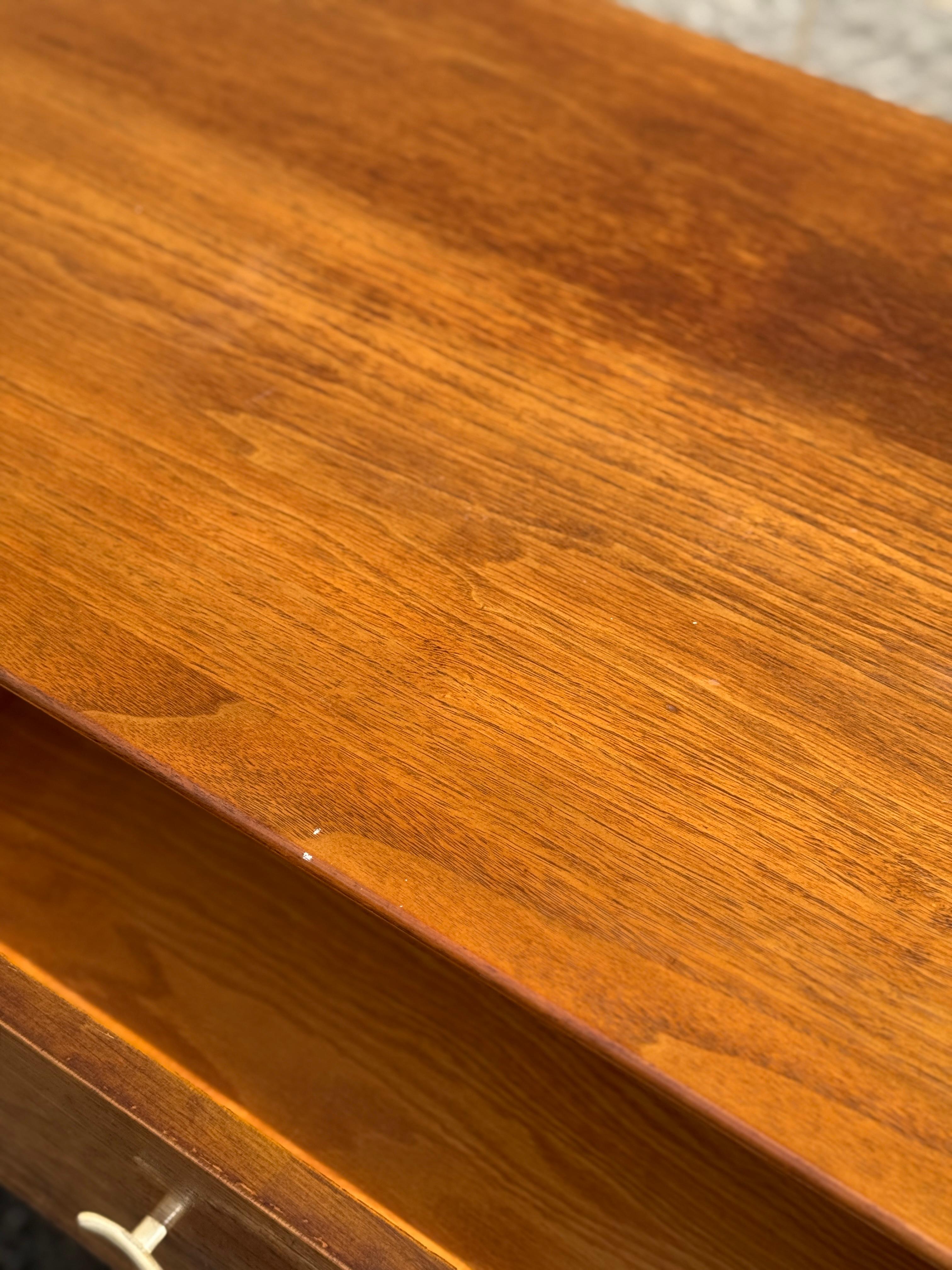 Mid-Century Modern Small Walnut Dresser by Drexel For Sale 9