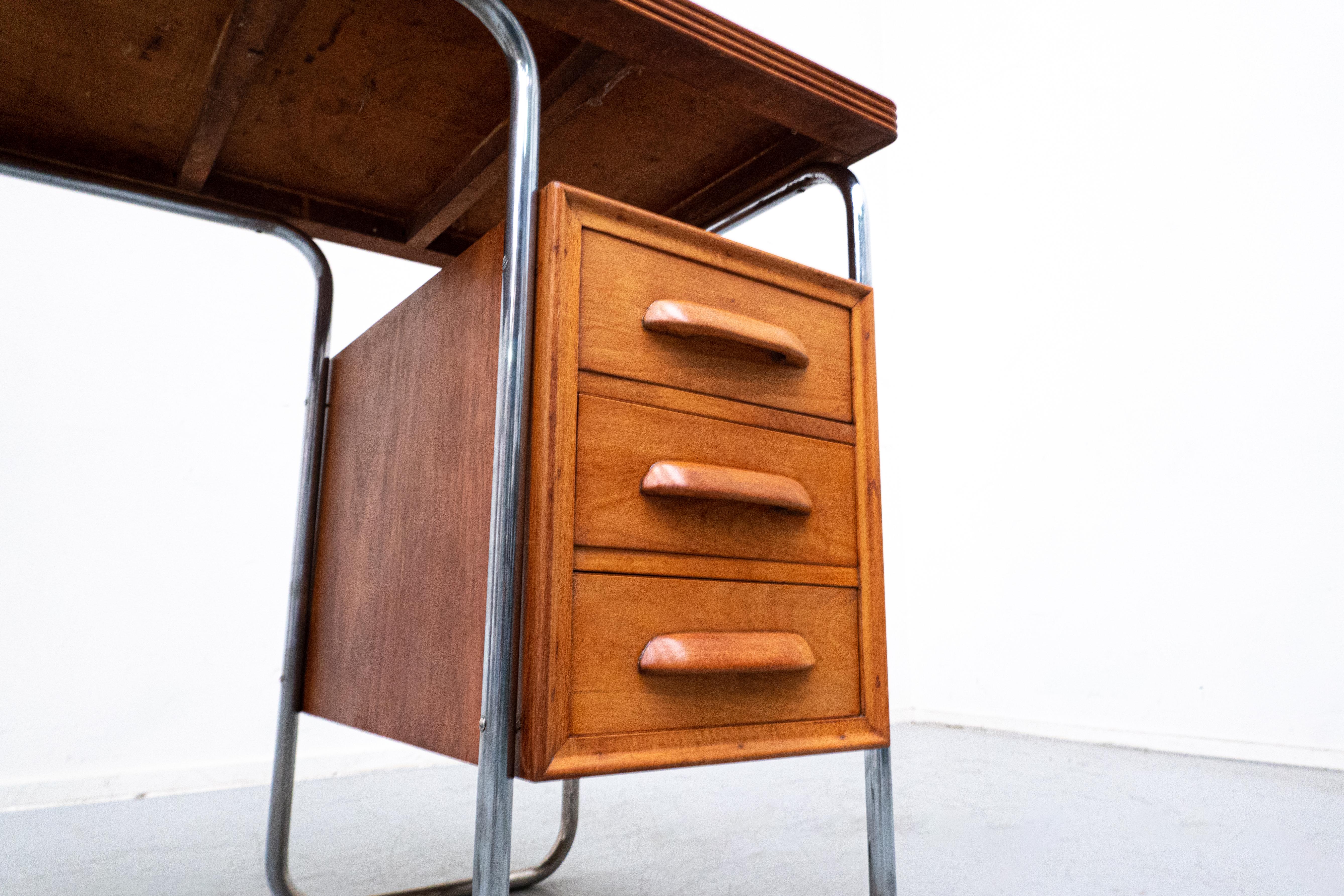 Mid-Century Modern Small Wooden Italian Desk by Antonio Ferretti, 1950s In Good Condition In Brussels, BE