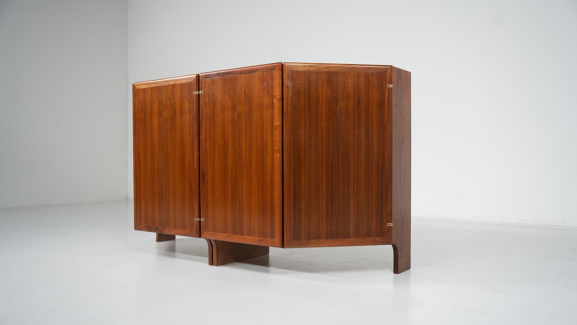 Aparador pequeño de madera moderno de mediados de siglo de Franco Albini, Italia, años 50 en venta 7