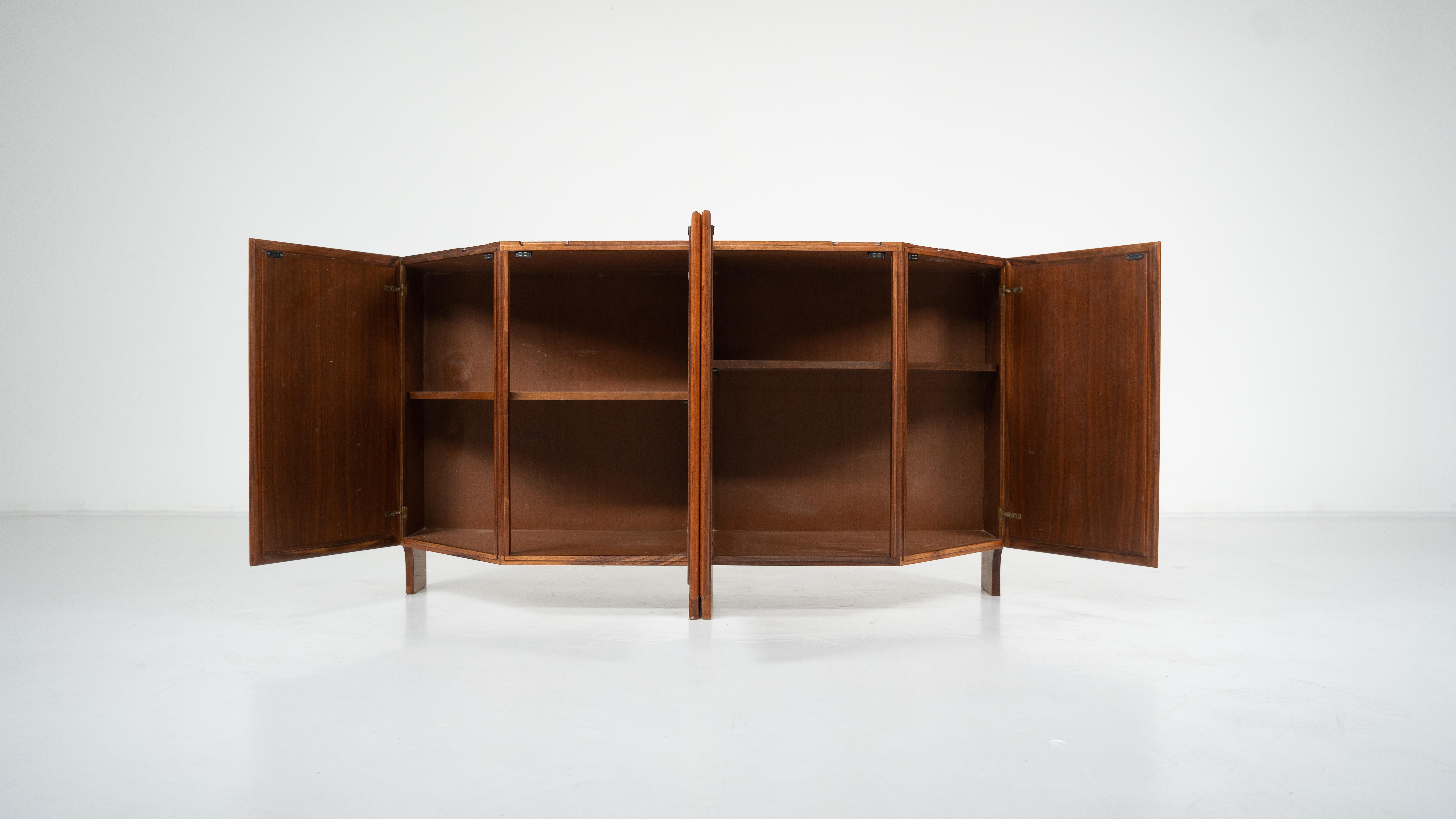 Aparador pequeño de madera moderno de mediados de siglo de Franco Albini, Italia, años 50 en Bueno estado para la venta en Brussels, BE