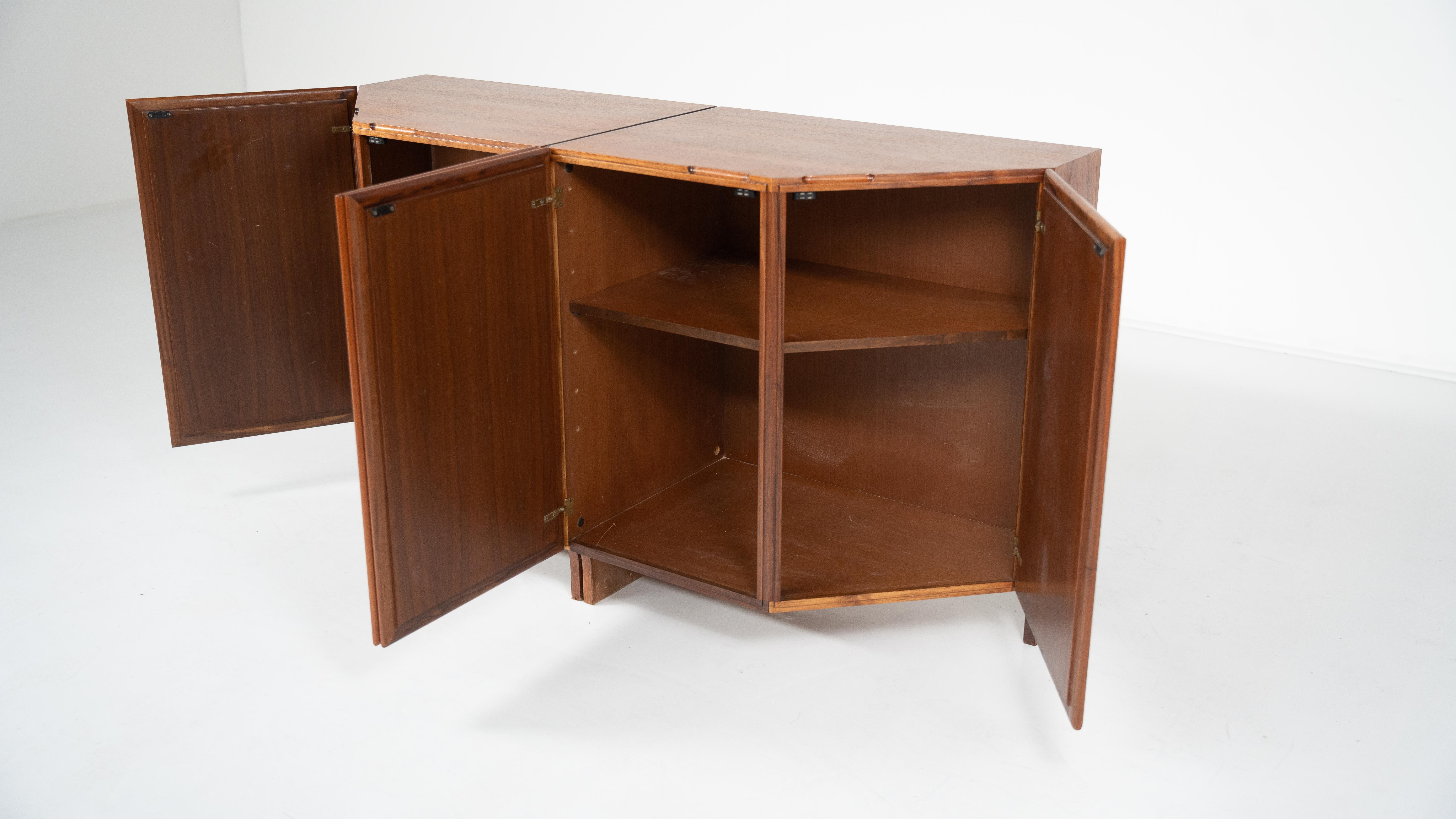 Aparador pequeño de madera moderno de mediados de siglo de Franco Albini, Italia, años 50 mediados del siglo XX en venta