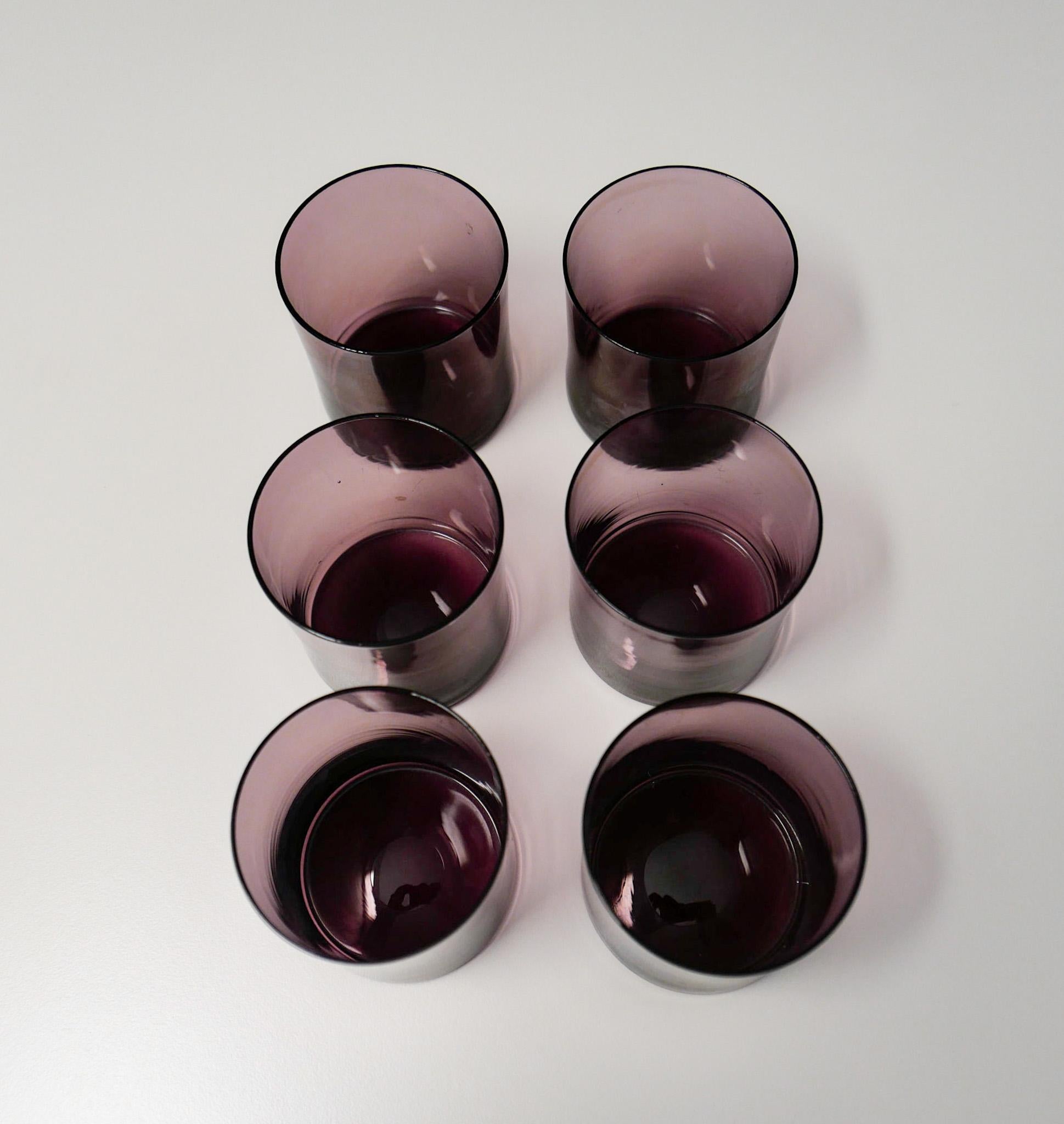 Mid-Century Modern Smoked Glass Purple Water Carafe & Drink Glasses, 1960s For Sale 7