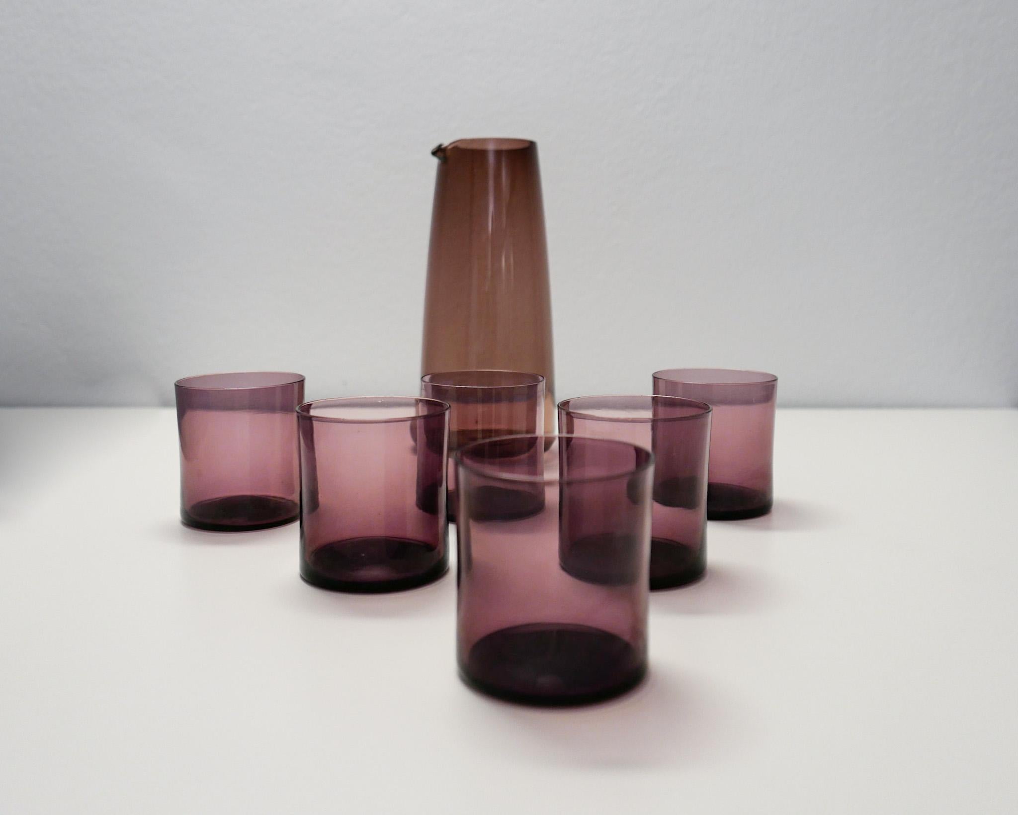 Mid-Century Modern Smoked Glass Purple Water Carafe & Drink Glasses, 1960s For Sale 11