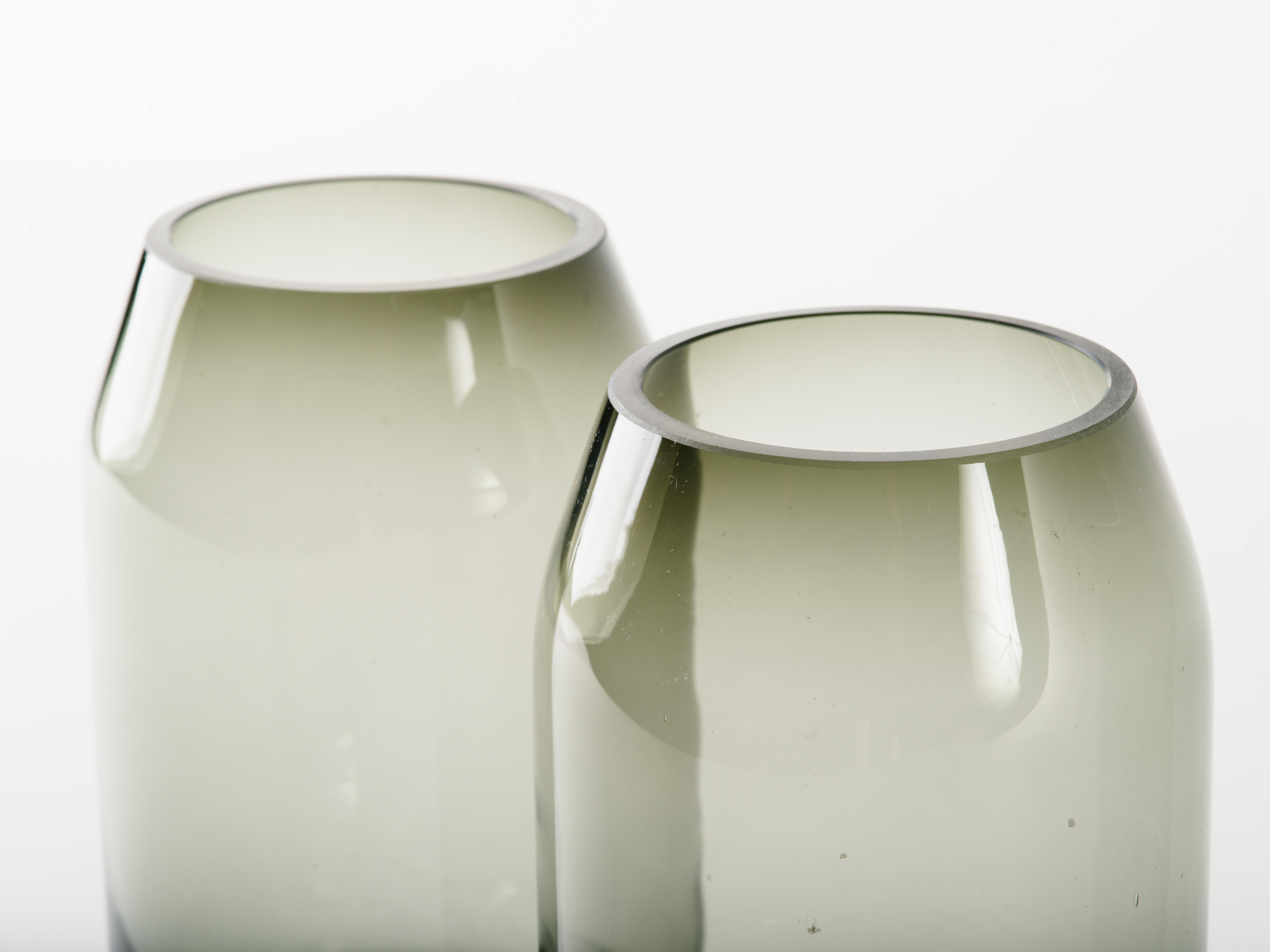 Mid-Century Modern Smoked Grey Glass Sommerso Vase In Good Condition In Fort Lauderdale, FL