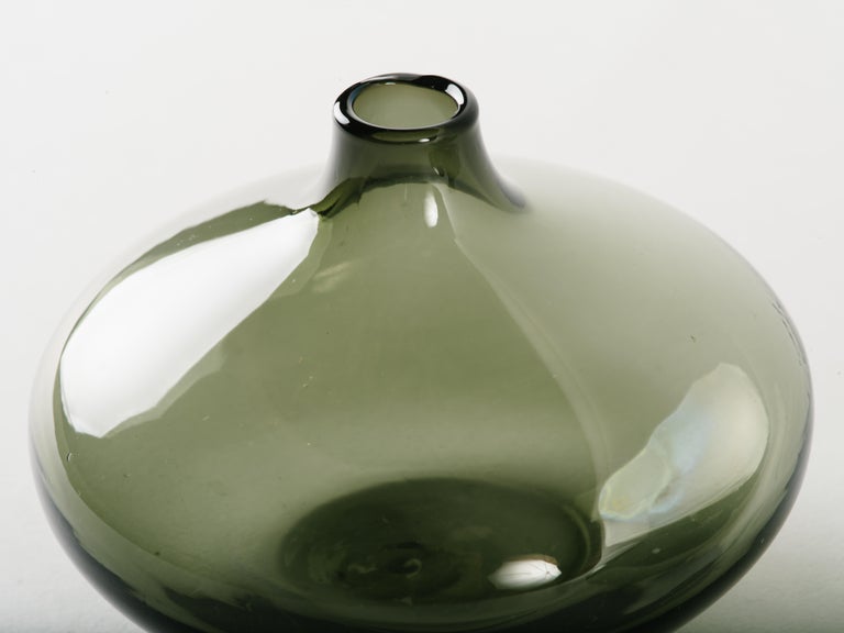 MidCentury Modern Smoked Grey Glass Teardrop Bud Vase at 1stDibs grey bud vase