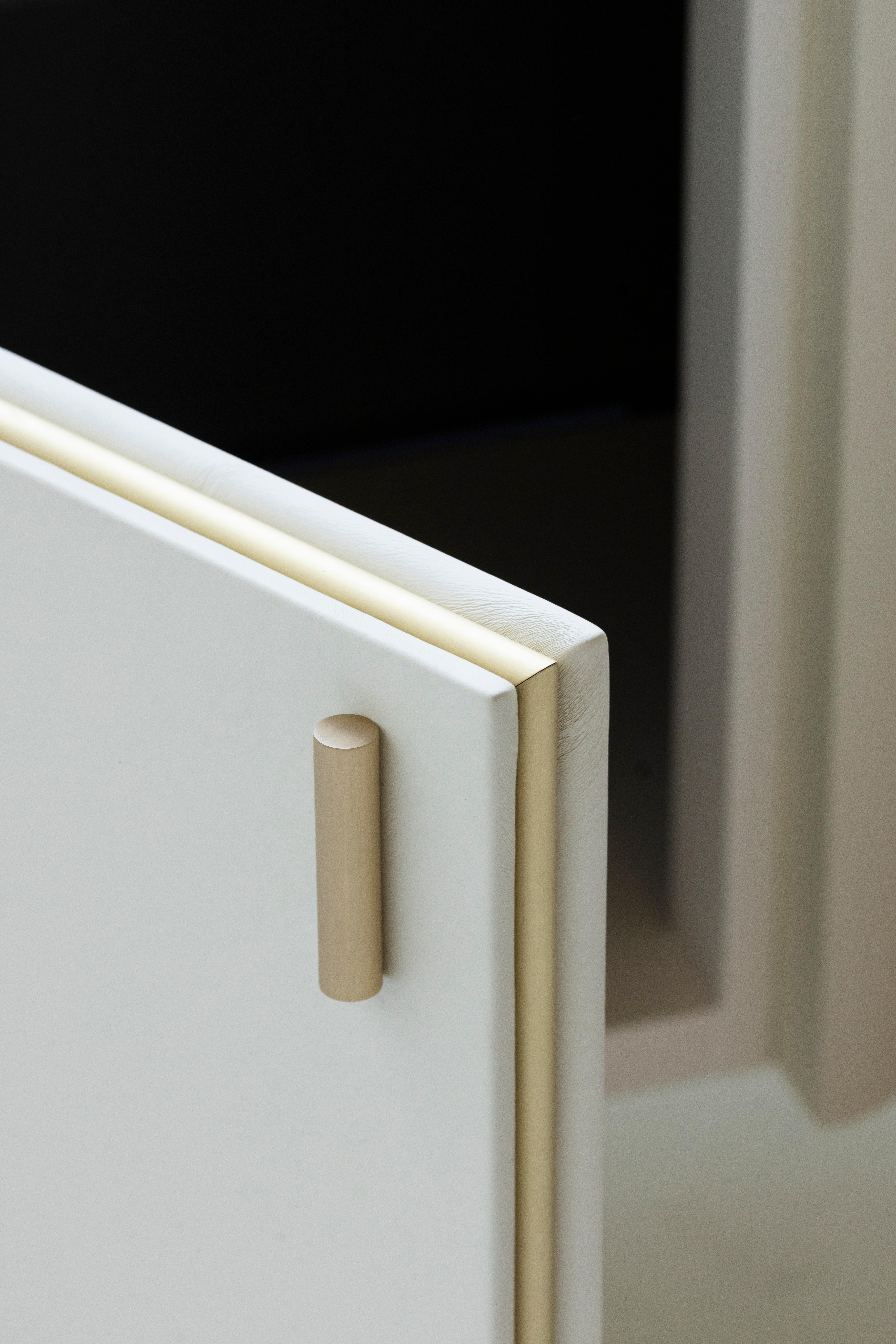 Credenza Socalco moderna di metà secolo, Patagonia, ottone, fatta a mano da Greenapple in vendita 1