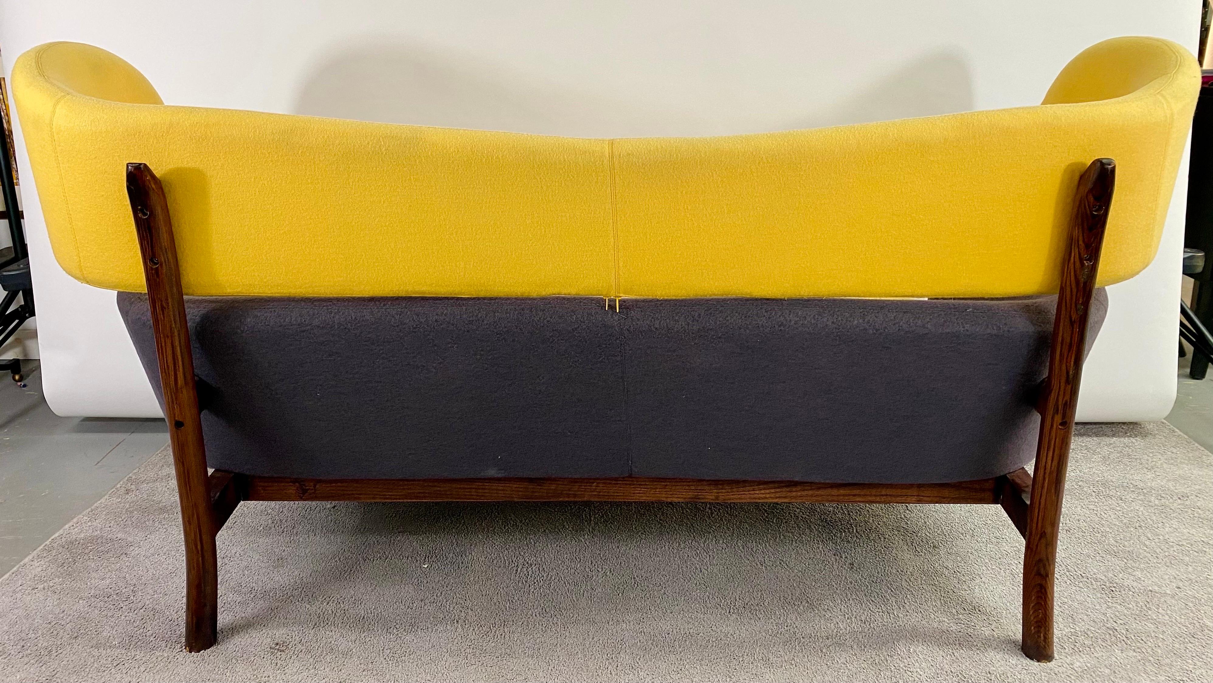 Mid-Century Modern Sofa in the Manner of Finn Juhl For Sale 7