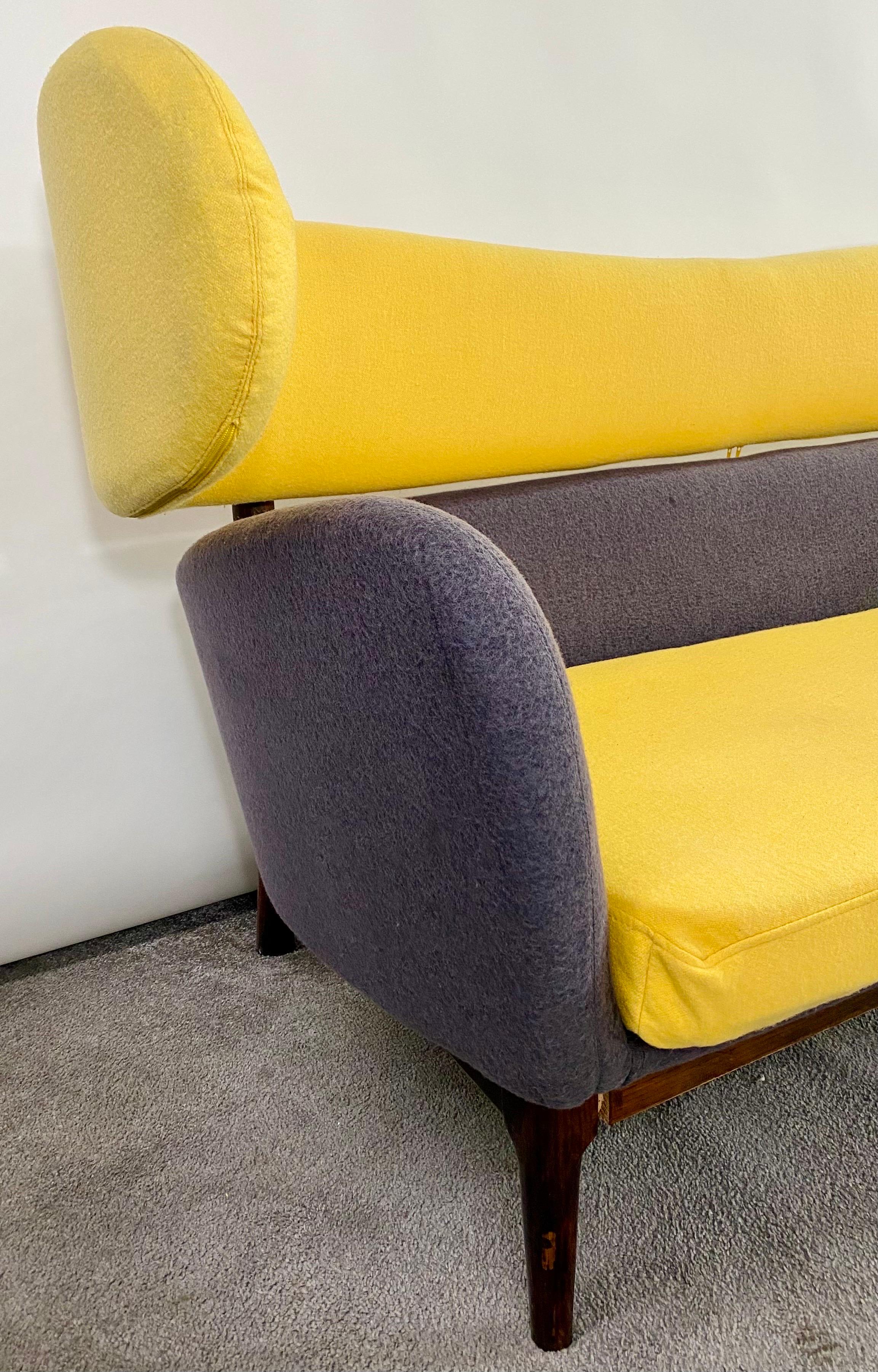 Mid-Century Modern Sofa in the Manner of Finn Juhl For Sale 1