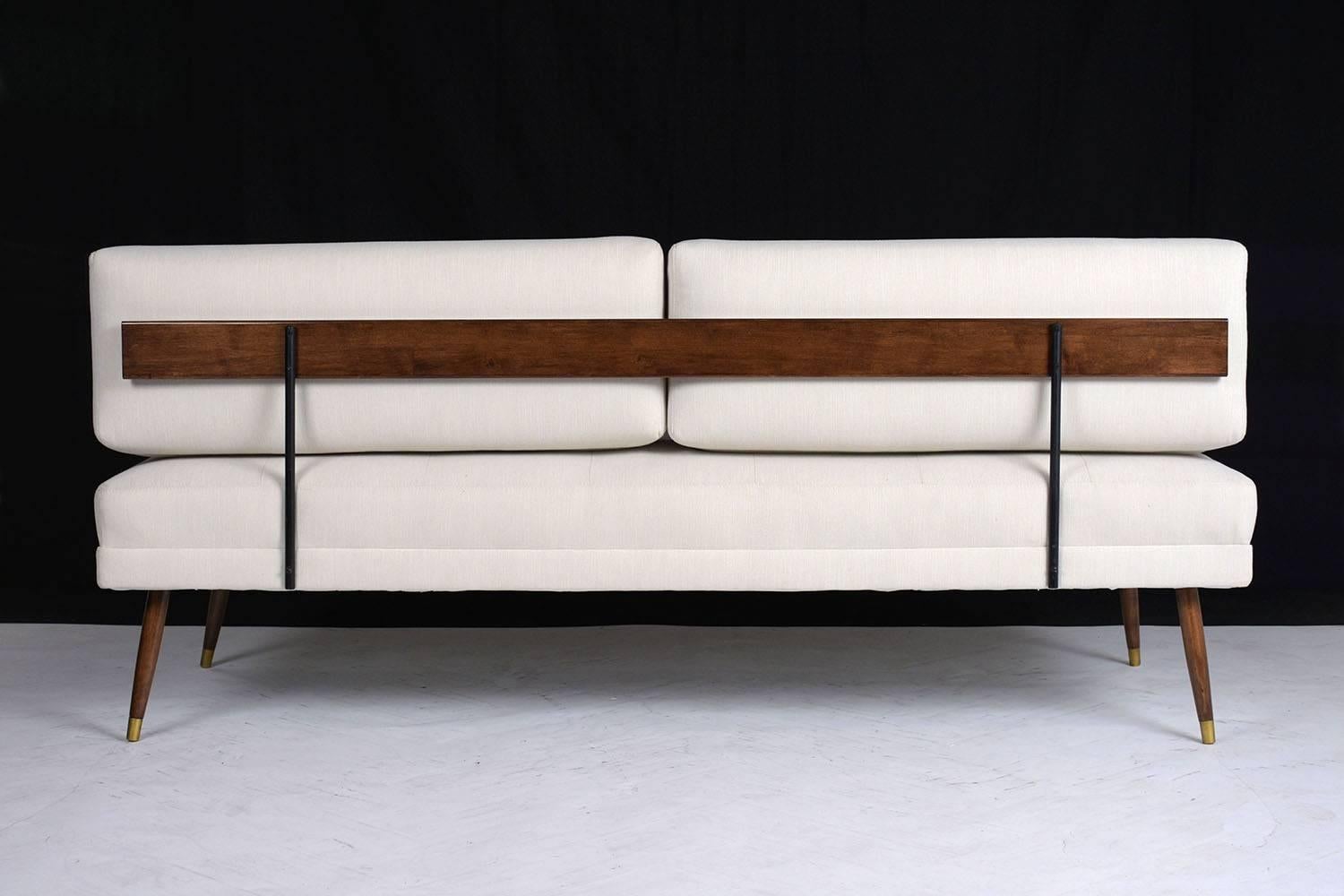 Mid-Century Modern Sofa Bed In Excellent Condition In Los Angeles, CA