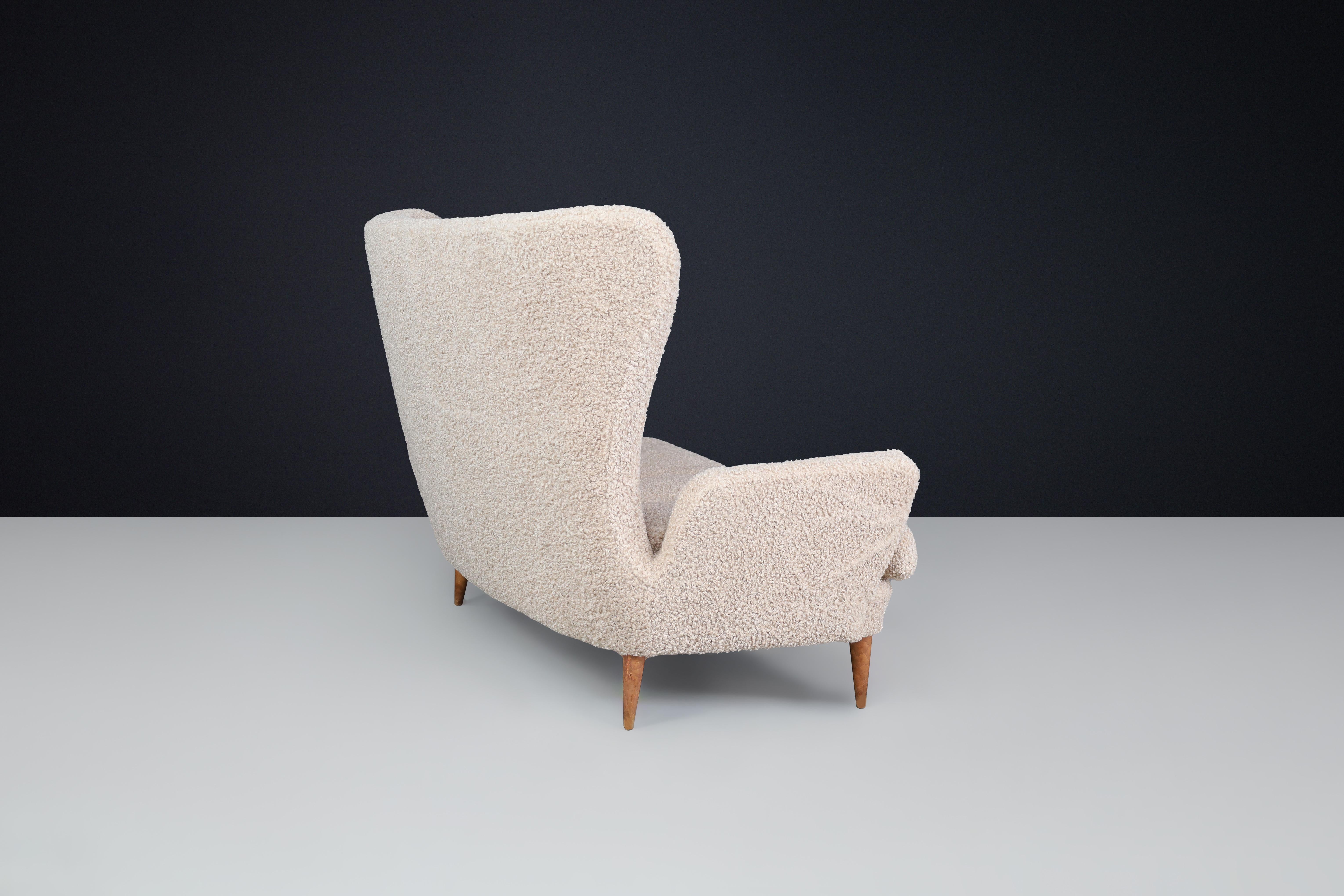 Mid-Century Modern Sofa by Emilio Sala & Giorgio Madini in New Teddy Upholstery. For Sale 3