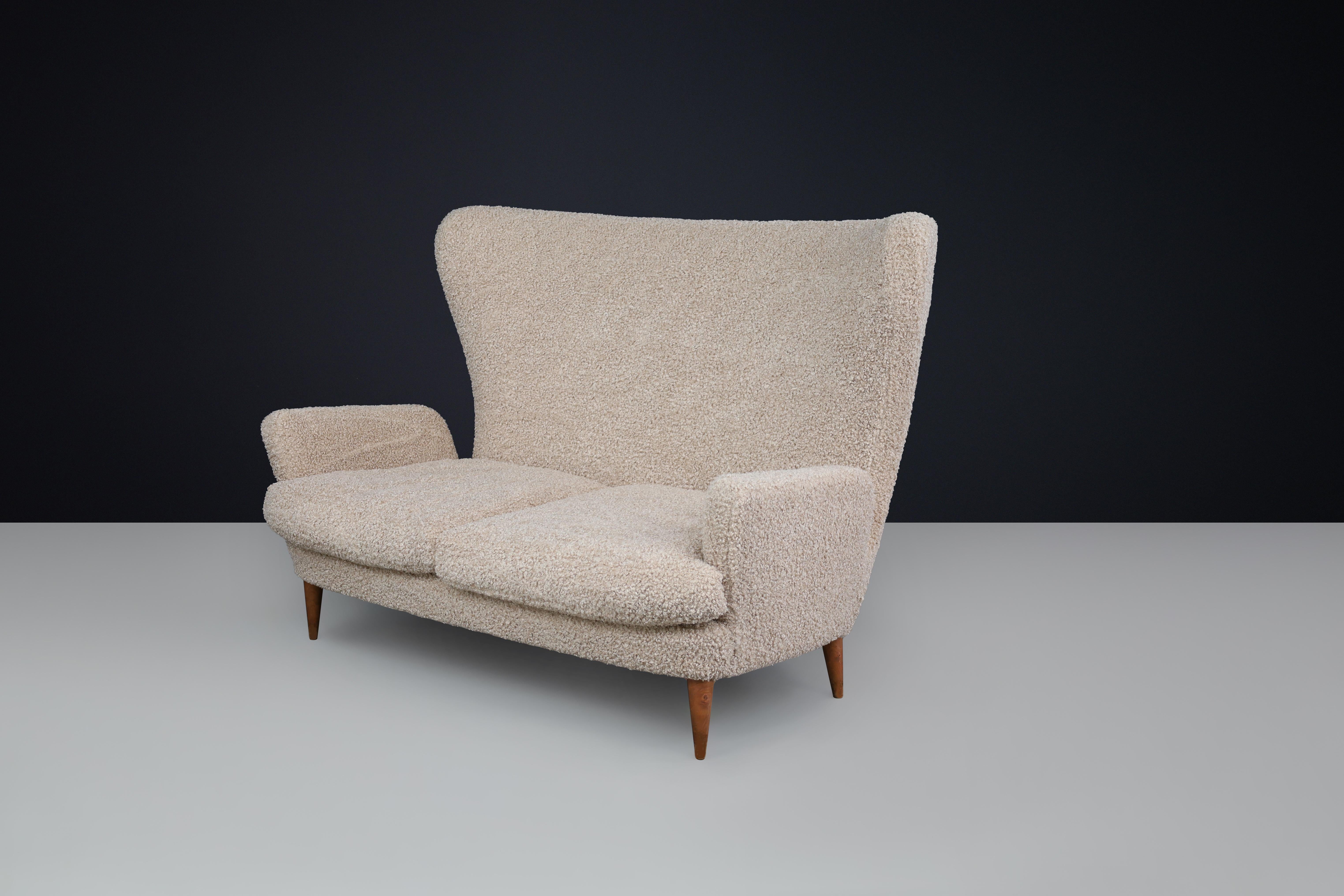 Mid-Century Modern Sofa by Emilio Sala & Giorgio Madini in New Teddy Upholstery. For Sale 4