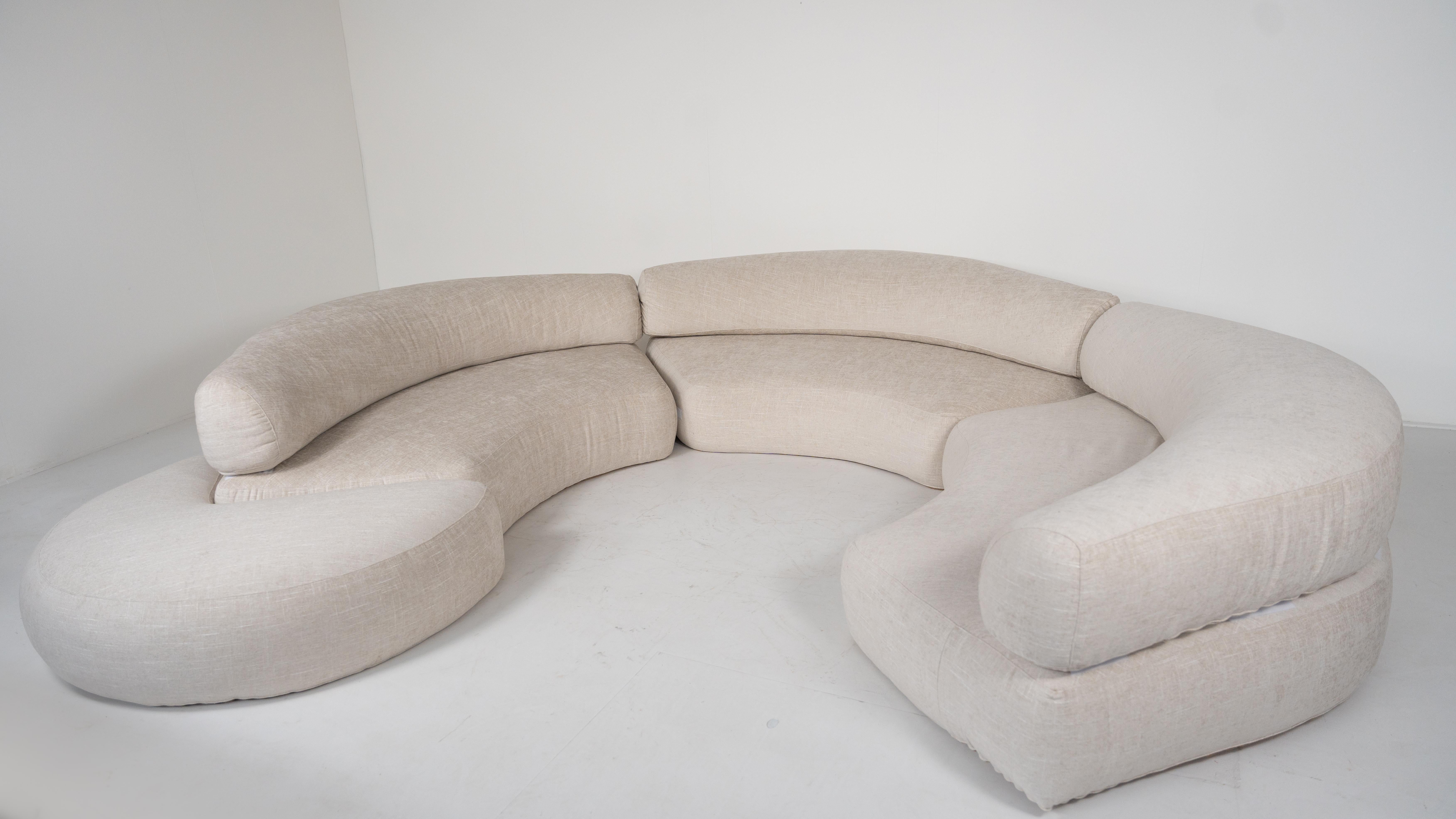 Mid-Century Modern Sofa by Ennio Chiggio for Nikol International, 1970s

New Upholstery 