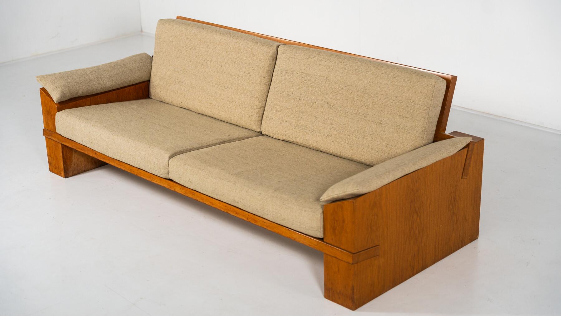 Mid-Century Modern Sofa by Guiseppe Rivadossi, Wood and Fabric Italy, 1970s  For Sale 2