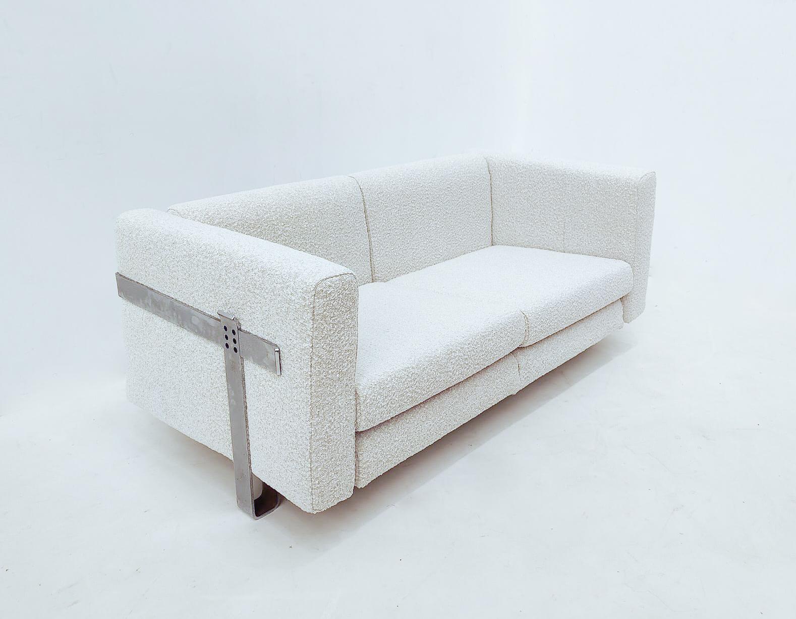 Mid-Century Modern sofa by Luigi Caccia Dominioni for Azucena, Chrome and Boucle Fabric, 1960s.
New Upholstery.