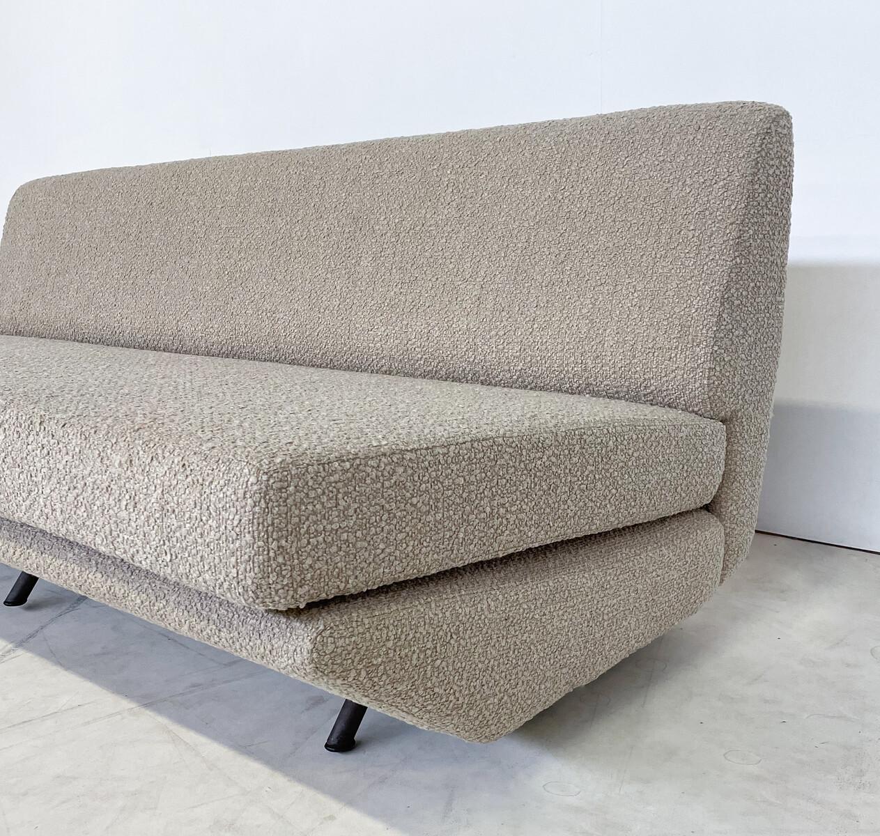 Mid-Century Modern Sofa by Marco Zanuso, Italy, 1950s, New Beige Upholstery In Good Condition For Sale In Brussels, BE