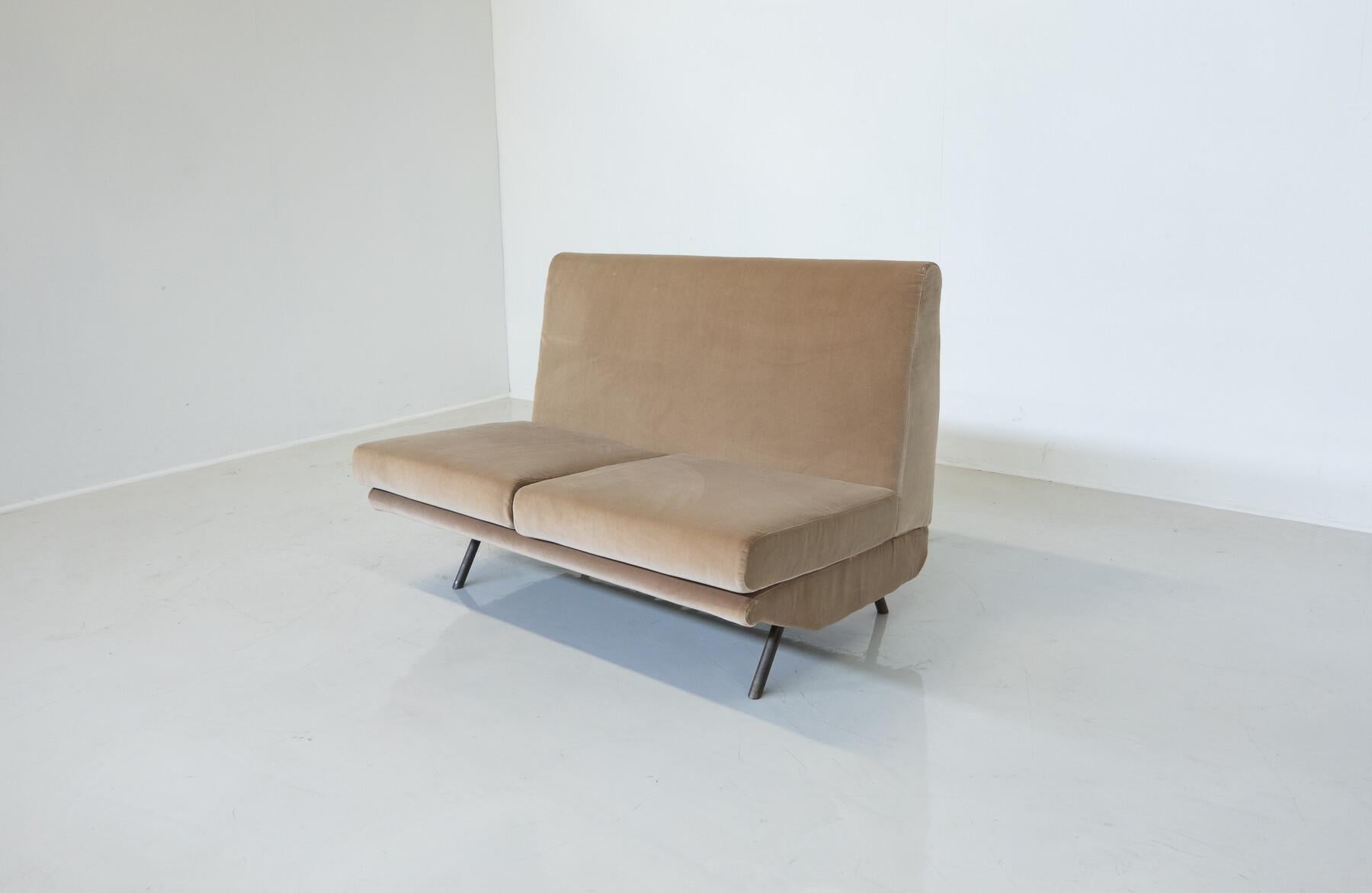 Italian Mid-Century Modern Sofa by Marco Zanuso, Italy, 1960s - New Upholstery For Sale