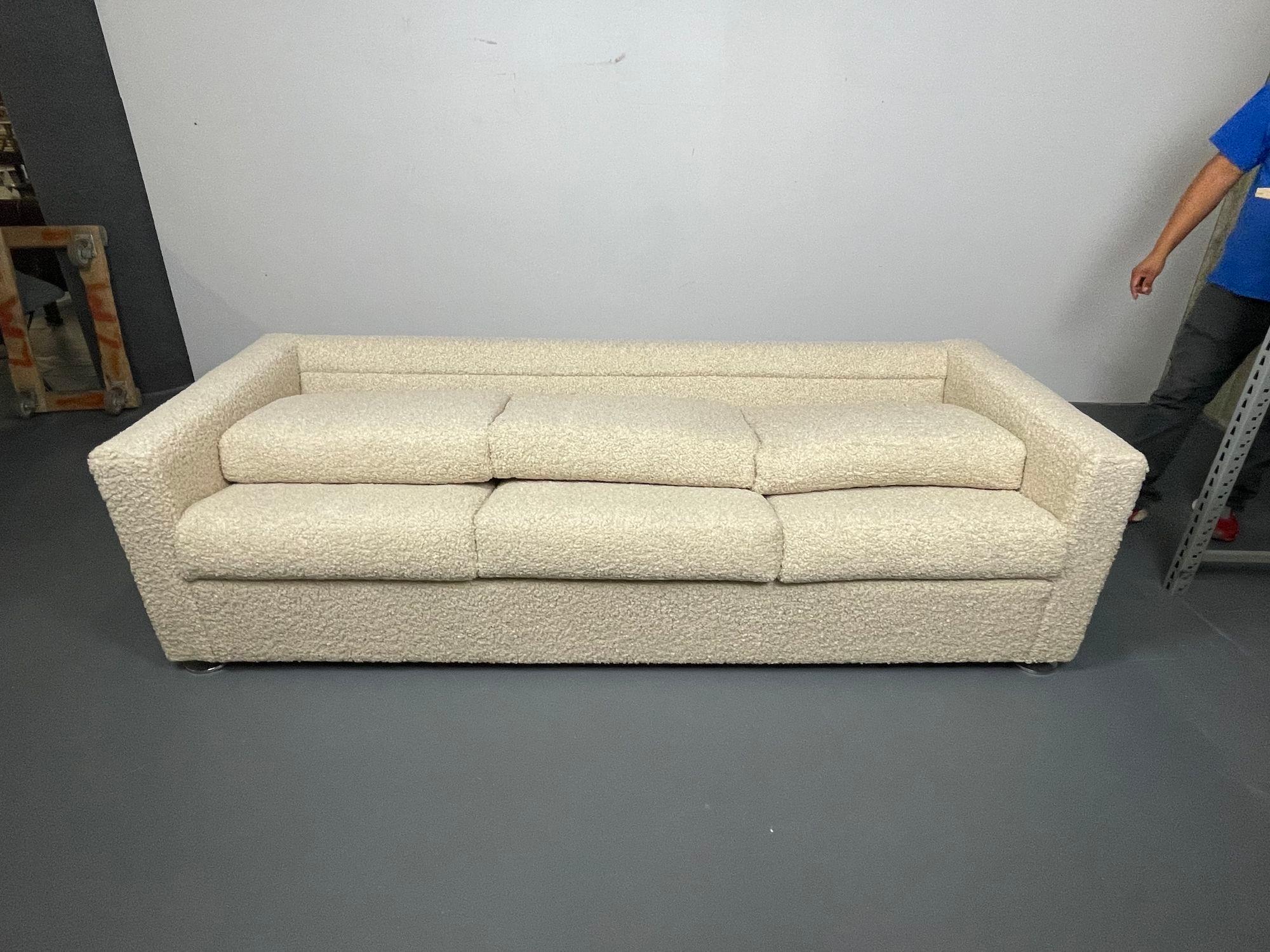 Mid Century Modern Sofa by Stendig, New Luxurious Boucle, Switzerland, 1950s For Sale 2