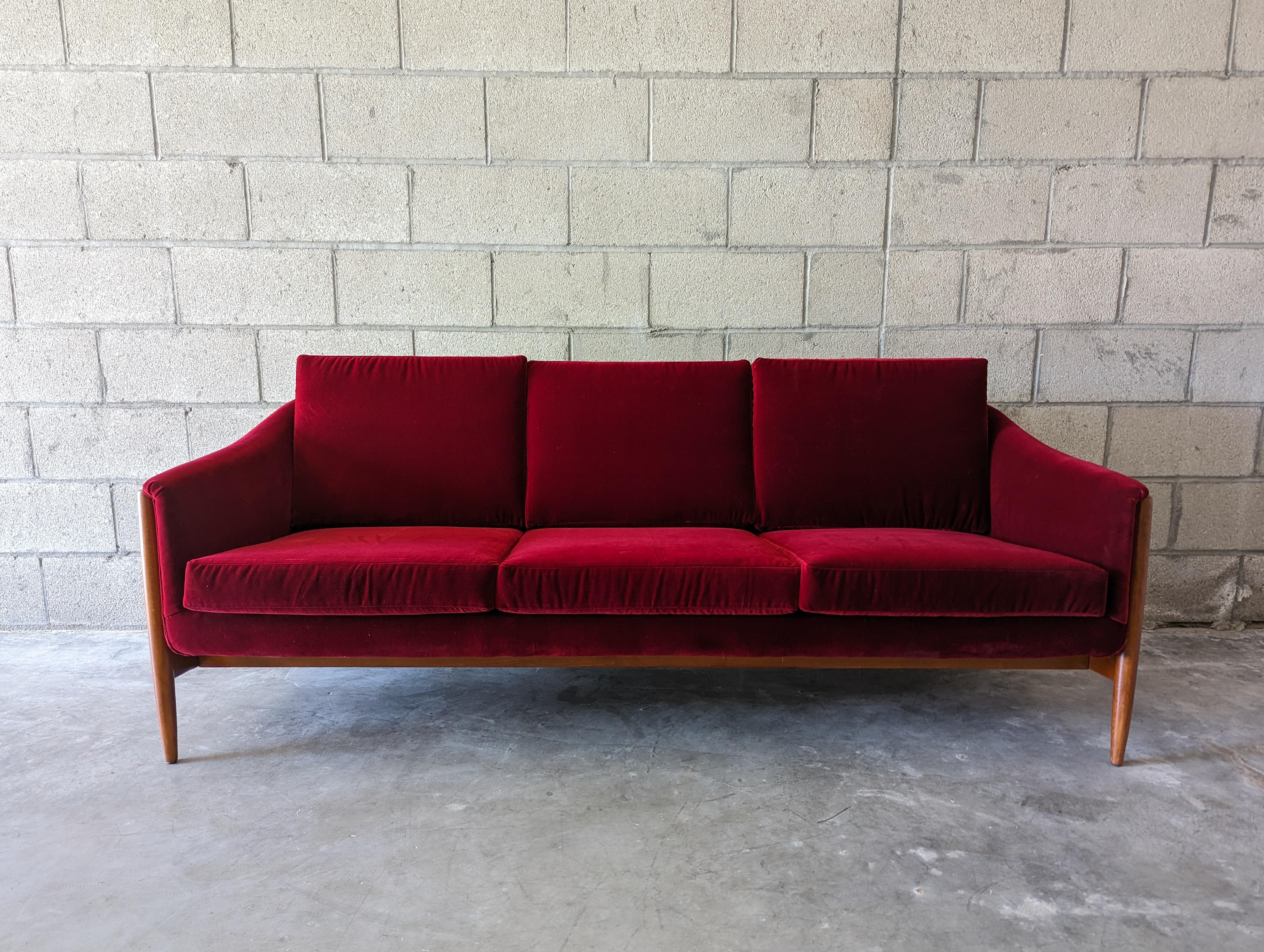 Mid Century Modern Sofa Designed by Folke Ohlsson for Dux of Sweden, c1960s In Excellent Condition In Chino Hills, CA