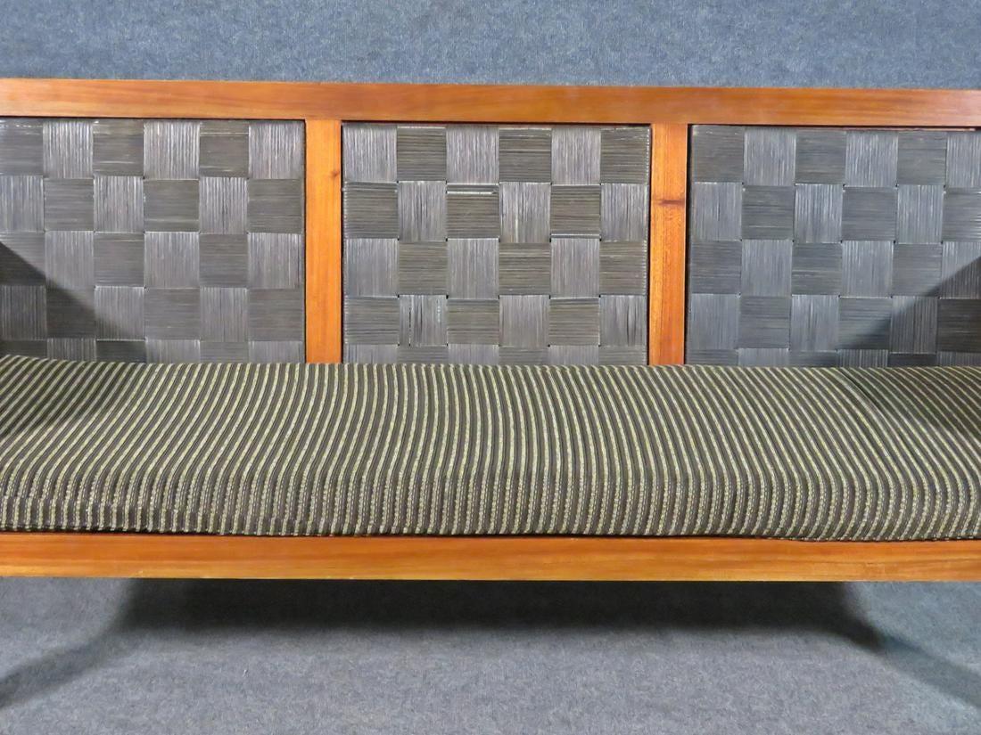 Mid-Century Modern Sofa In Good Condition For Sale In Brooklyn, NY