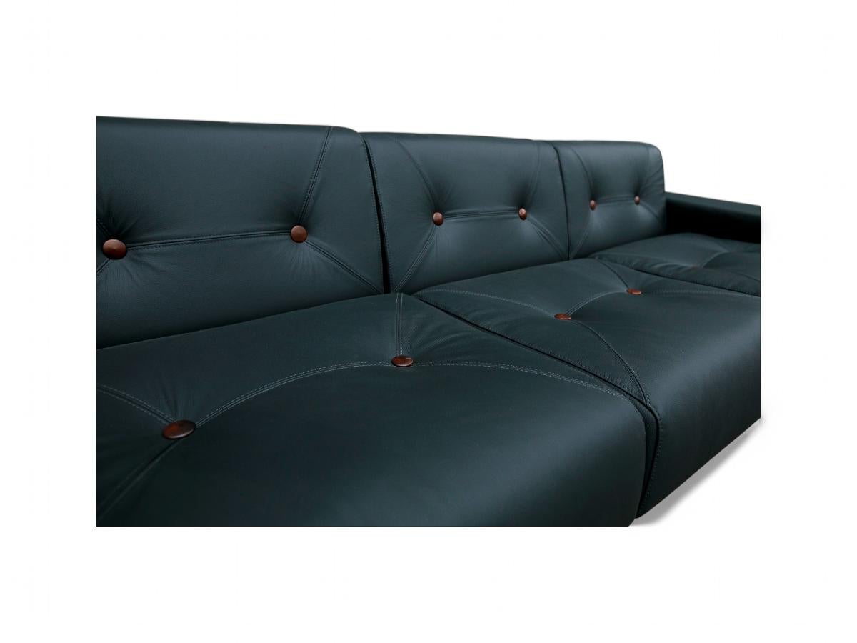 Mid-Century Modern Sofa in Black Leather & Wood by Jorge Zalszupin, Brazil, 1970 In Good Condition For Sale In New York, NY
