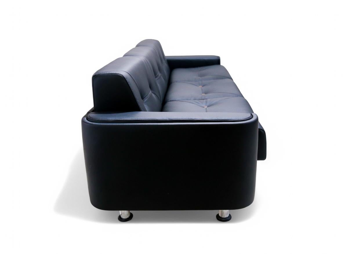 Mid-Century Modern Sofa in Black Leather & Wood by Jorge Zalszupin, Brazil, 1970 For Sale 3