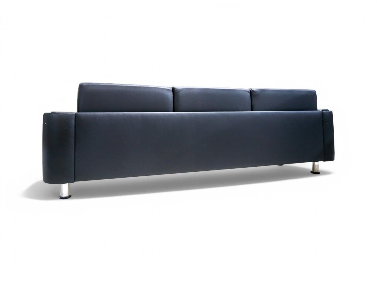 Hand-Knotted Mid-Century Modern Sofa in Black Leather & Wood by Jorge Zalszupin, Brazil, 1970 For Sale