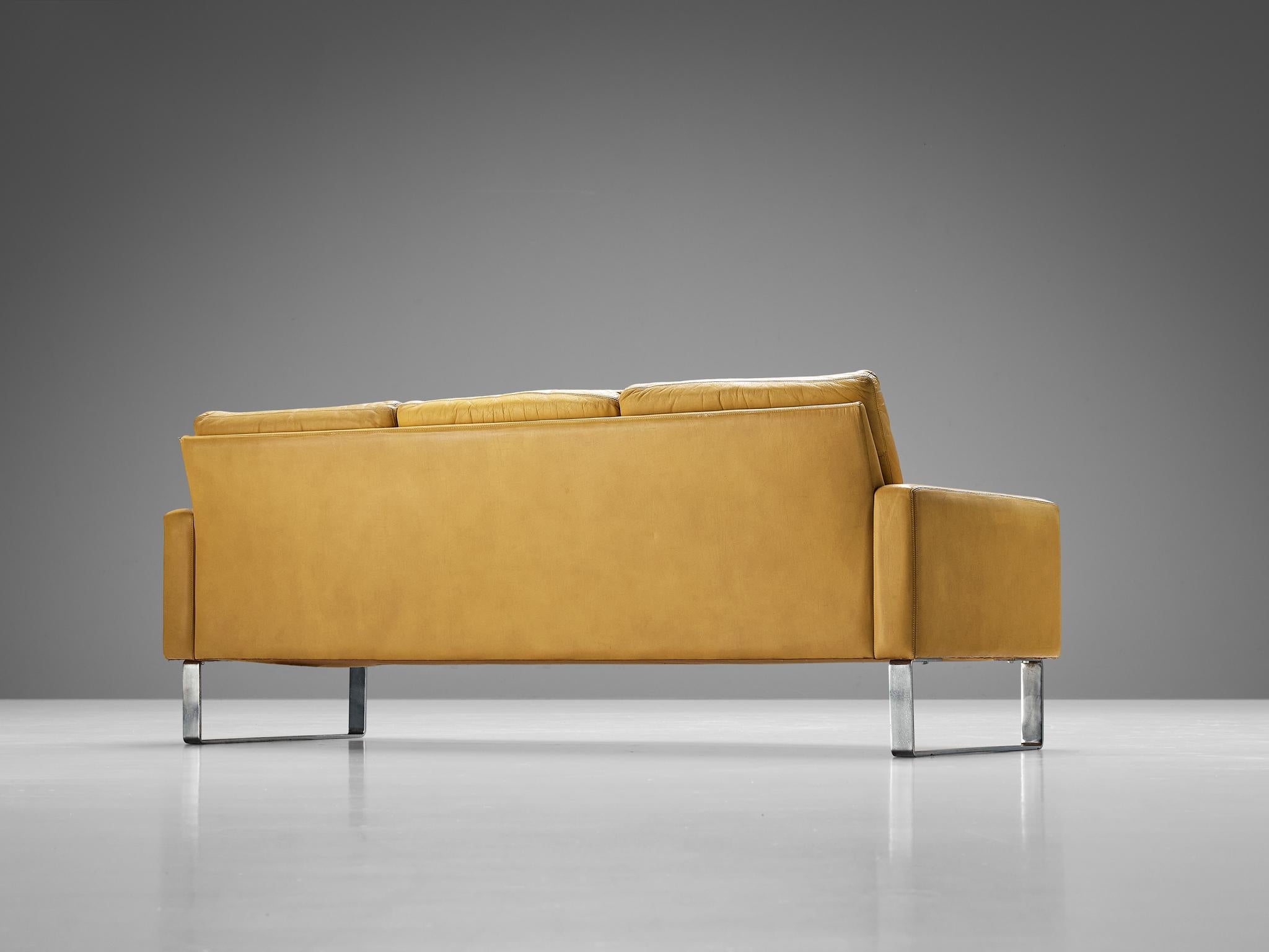 Mid-20th Century Mid-Century Modern Sofa in Camel Yellow Leather and Steel For Sale