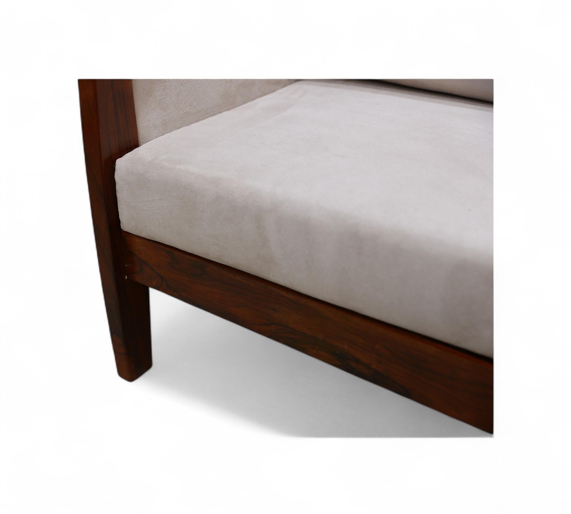 Mid-Century Modern Sofa in Hardwood & Fabric, Fatima, c. 1960 For Sale 4