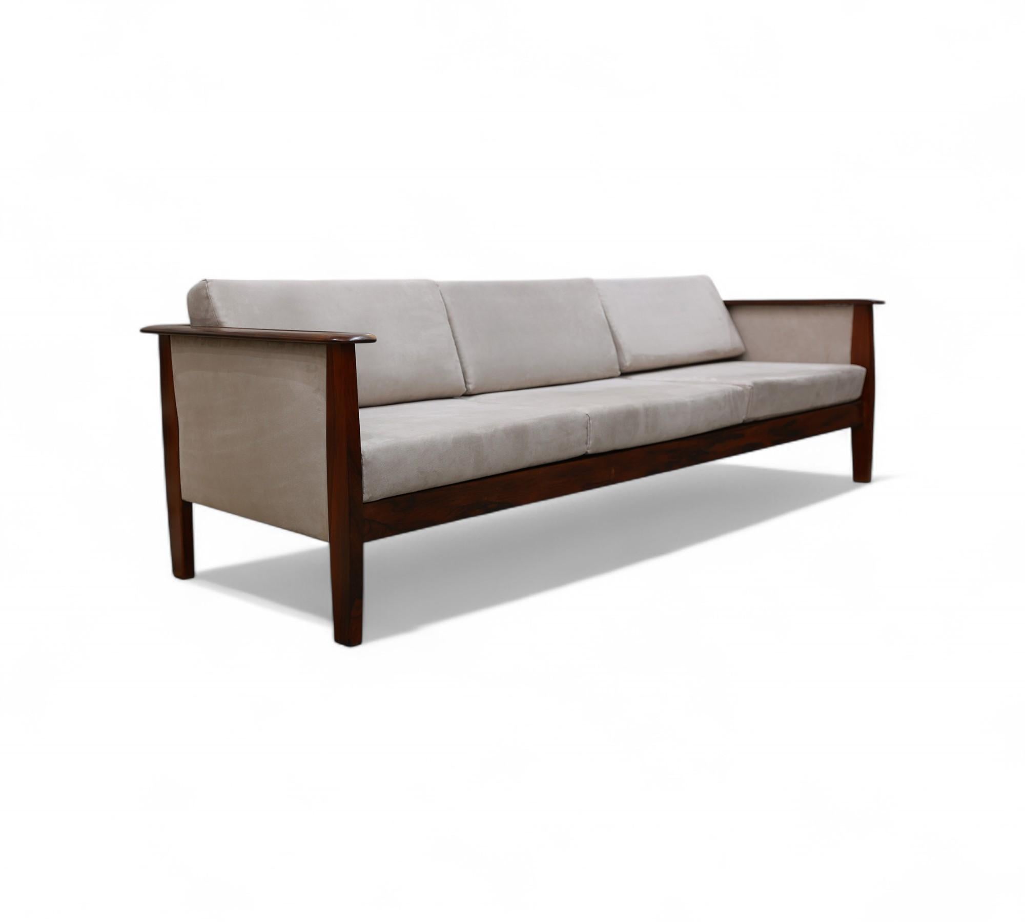 Brazilian Mid-Century Modern Sofa in Hardwood & Fabric, Fatima, c. 1960 For Sale