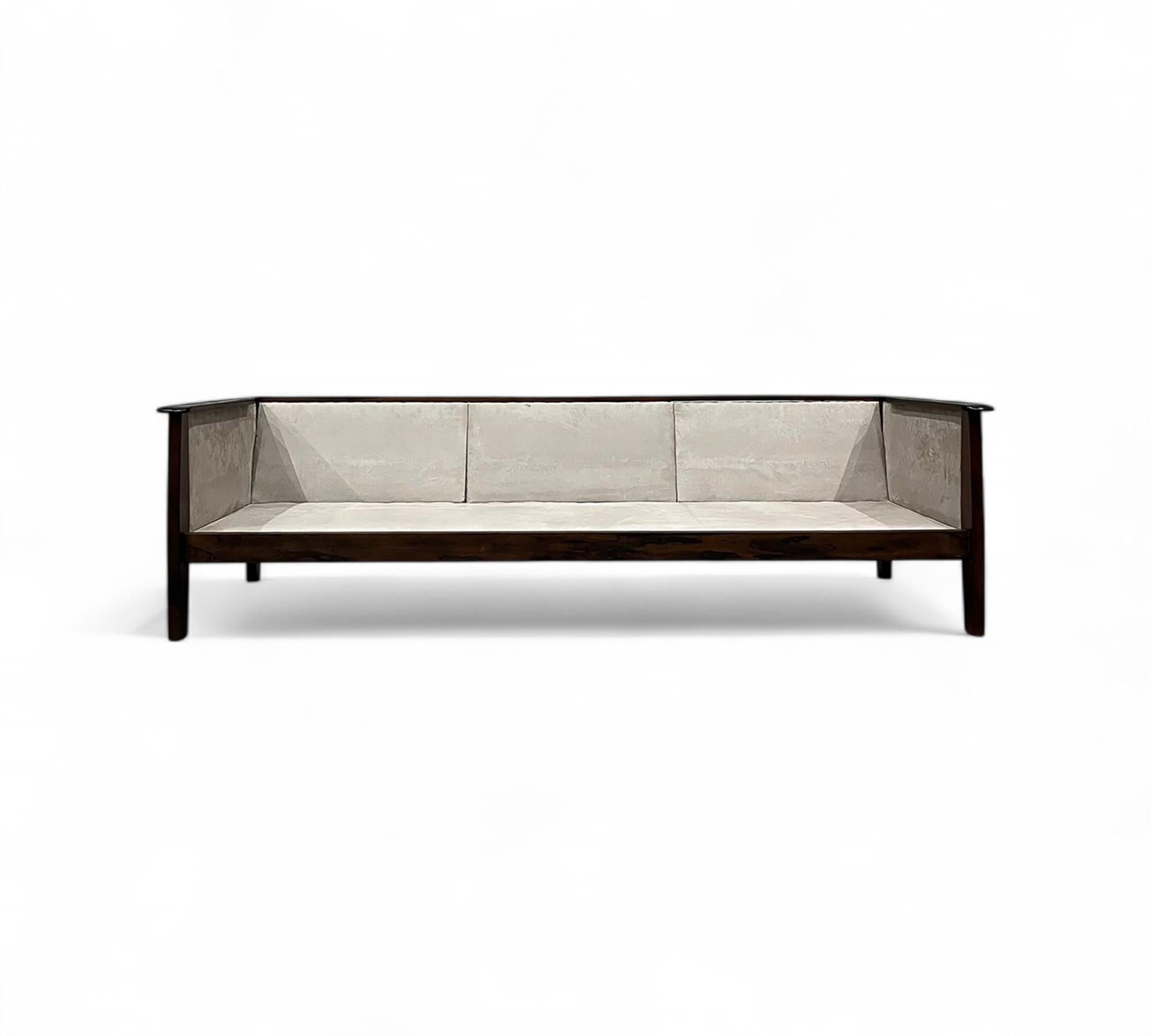 Mid-Century Modern Sofa in Hardwood & Fabric, Fatima, c. 1960 For Sale 1