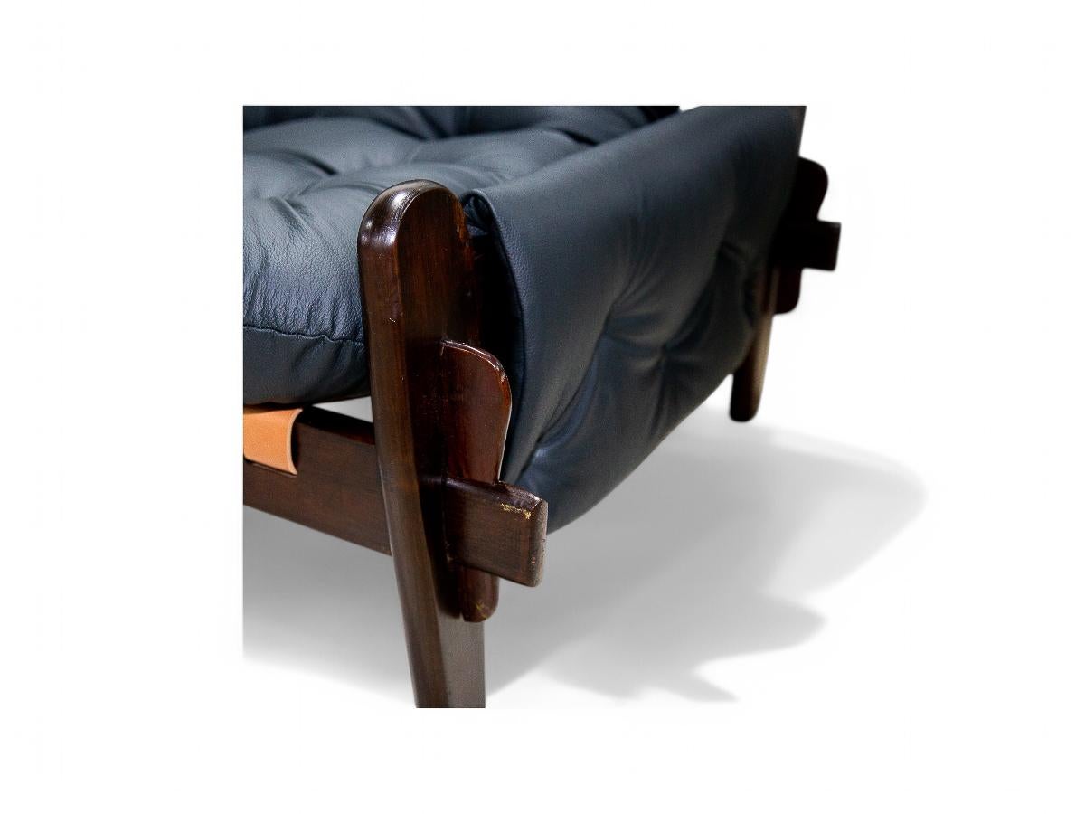 Mid-Century Modern Sofa in Hardwood & Leather by Jean Gillon, 1970, Brazil For Sale 7