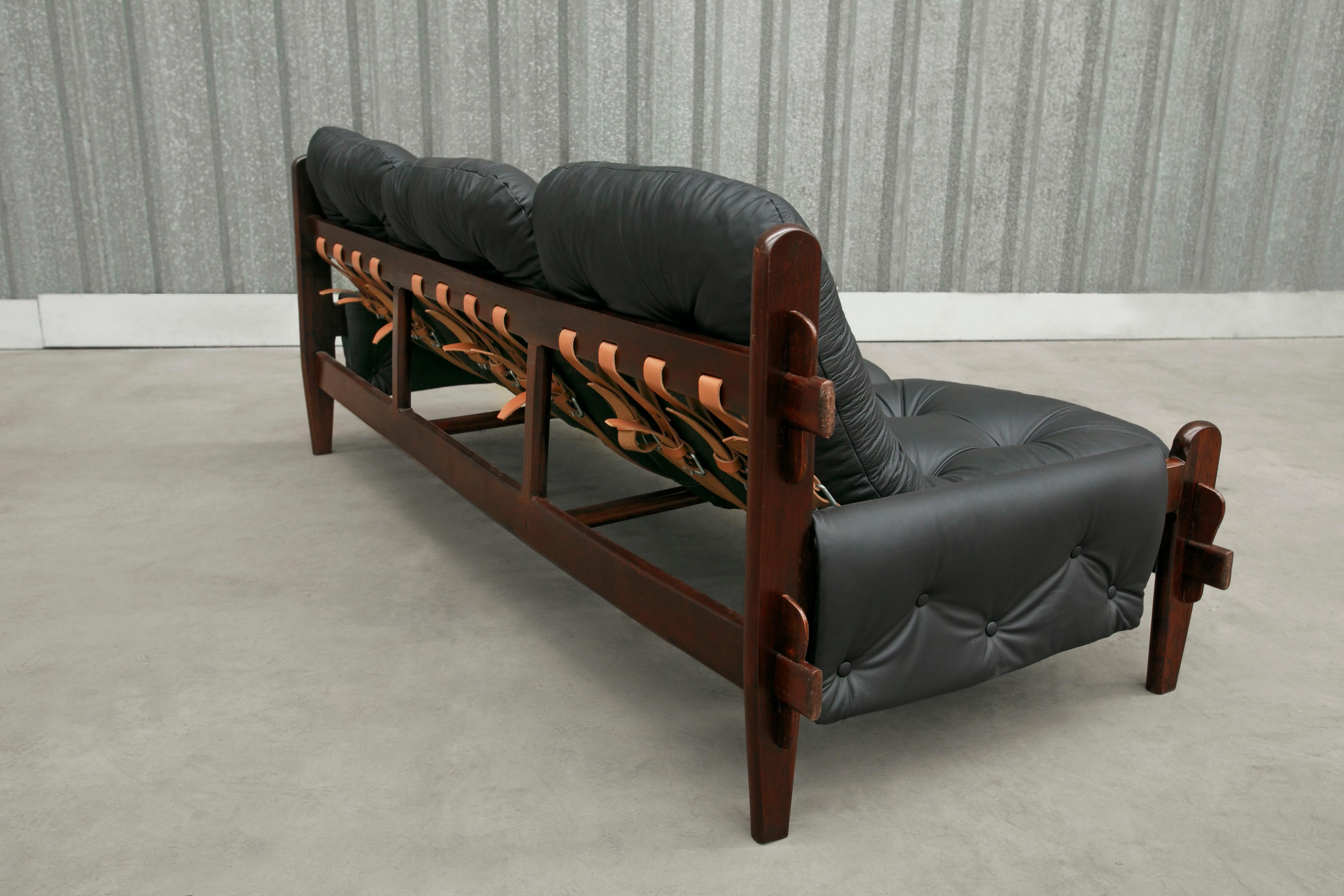 Hand-Crafted Mid-Century Modern Sofa in Hardwood & Leather by Jean Gillon, 1970, Brazil For Sale