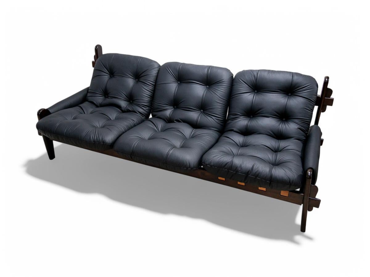 Mid-Century Modern Sofa in Hardwood & Leather by Jean Gillon, 1970, Brazil In Good Condition For Sale In New York, NY