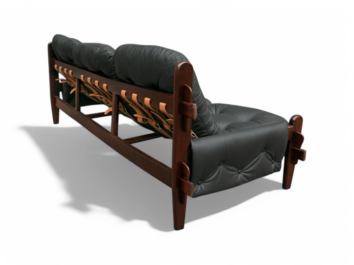 20th Century Mid-Century Modern Sofa in Hardwood & Leather by Jean Gillon, 1970, Brazil For Sale