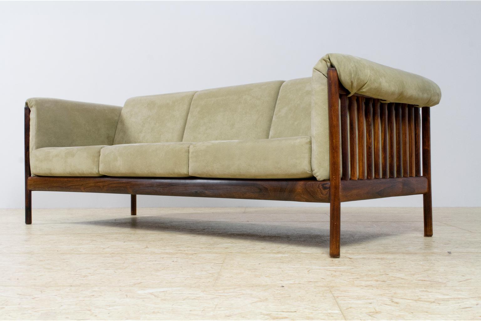Mid-Century Modern Sofa in Rosewood and Alcantara by Johannes Andersen, Denmark In Good Condition In Beek en Donk, NL