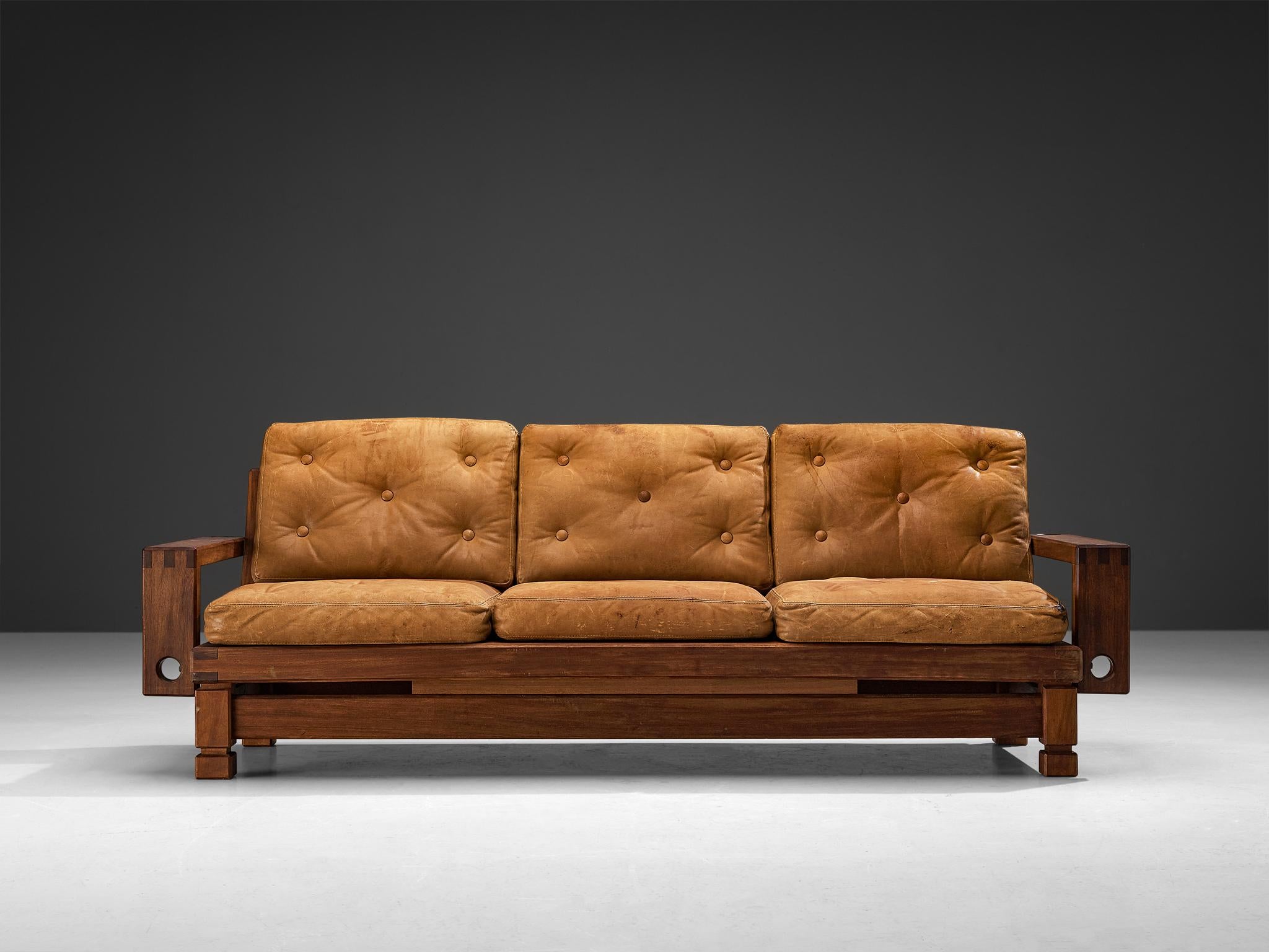 Divano moderno di metà secolo in teak e pelle marrone cognac In condizioni buone in vendita a Waalwijk, NL