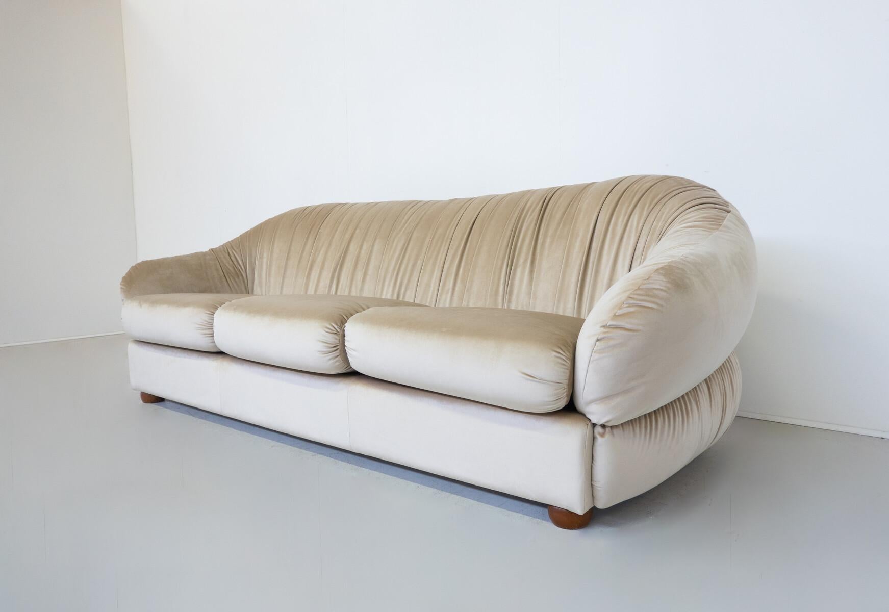 Ensemble de sièges moderne du milieu du siècle, canapé et 3 fauteuils, Italie - Nouvelle tapisserie d'ameublement