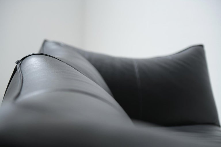 Mid-Century Modern Sofa Le Bambole by Mario Bellini for B&B Italia, Leather For Sale 5