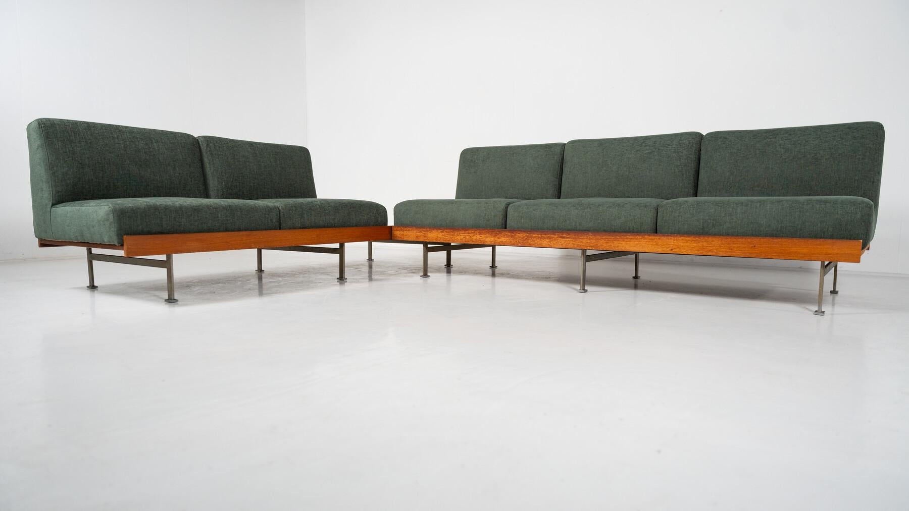 Mid-Century Modern Sofa, Saporiti, Italy, 1960s - New Upholstery For Sale 1