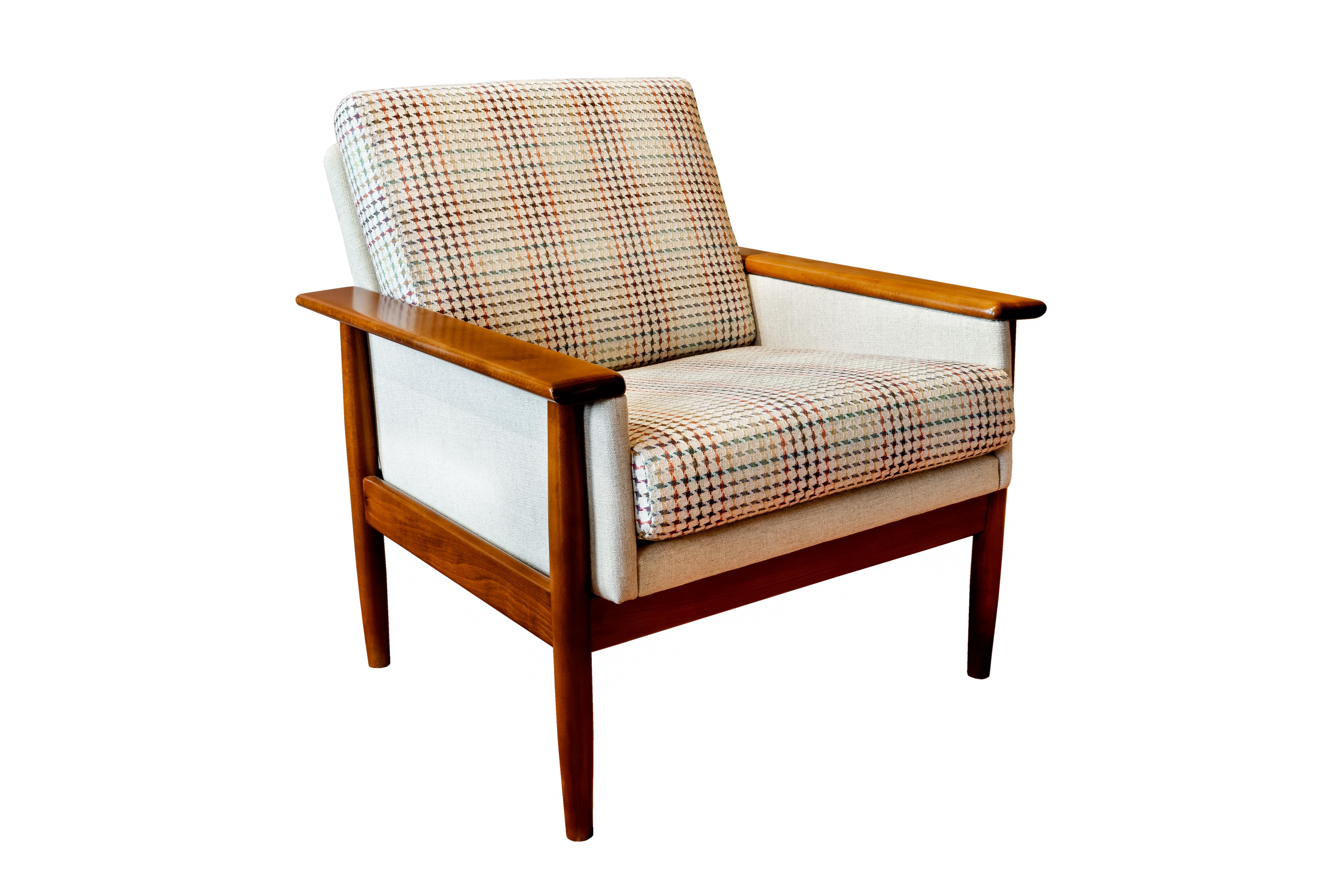 Mid-20th Century  Mid-Century Modern Sofa Set 3 Seat and 2 Lounge Club Chairs Attr. to Knut Saete