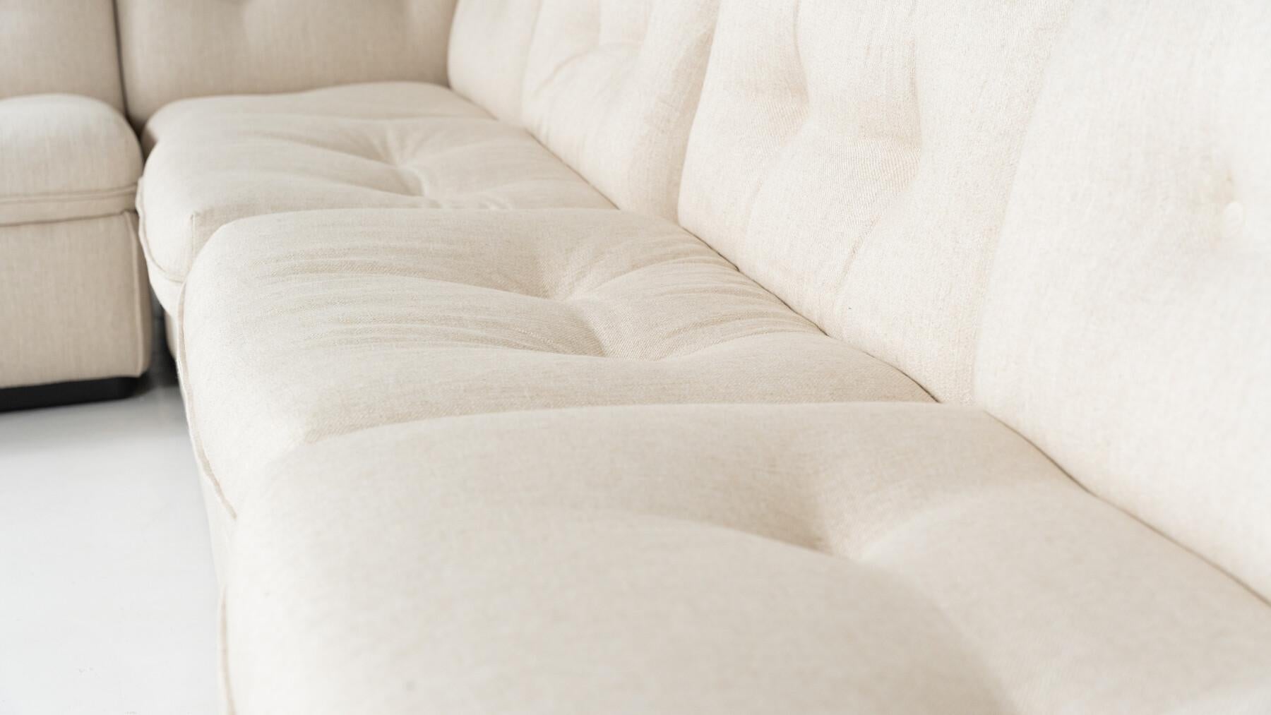 Modernes Sofa-/Sofabett aus der Mitte des Jahrhunderts, Italien, neue Polsterung (Italienisch) im Angebot
