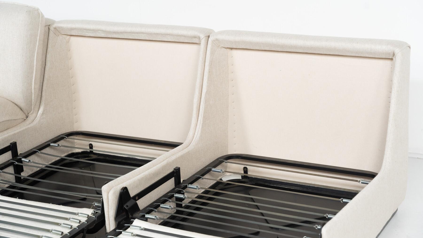 Modernes Sofa-/Sofabett aus der Mitte des Jahrhunderts, Italien, neue Polsterung (20. Jahrhundert) im Angebot