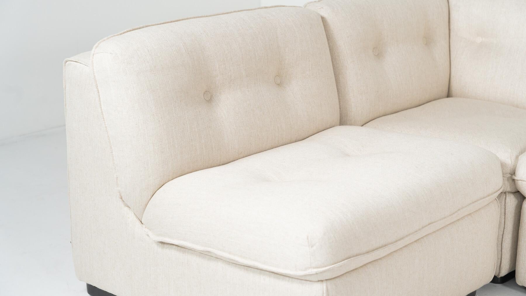 Modernes Sofa-/Sofabett aus der Mitte des Jahrhunderts, Italien, neue Polsterung im Angebot 1