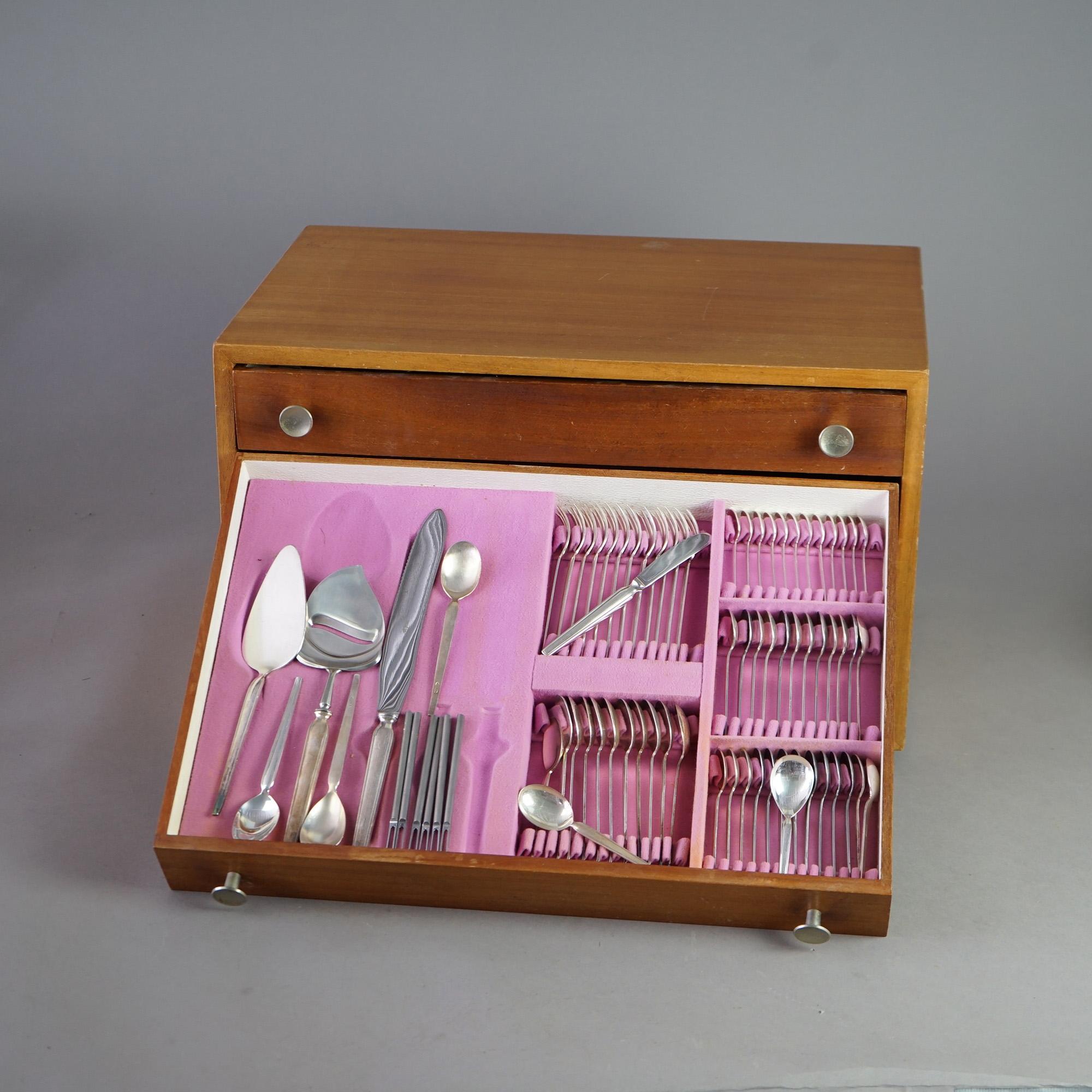 Mid Century Modern Sola Elite 179 Pieces of Flatware with Teakwood Chest 20thC 6