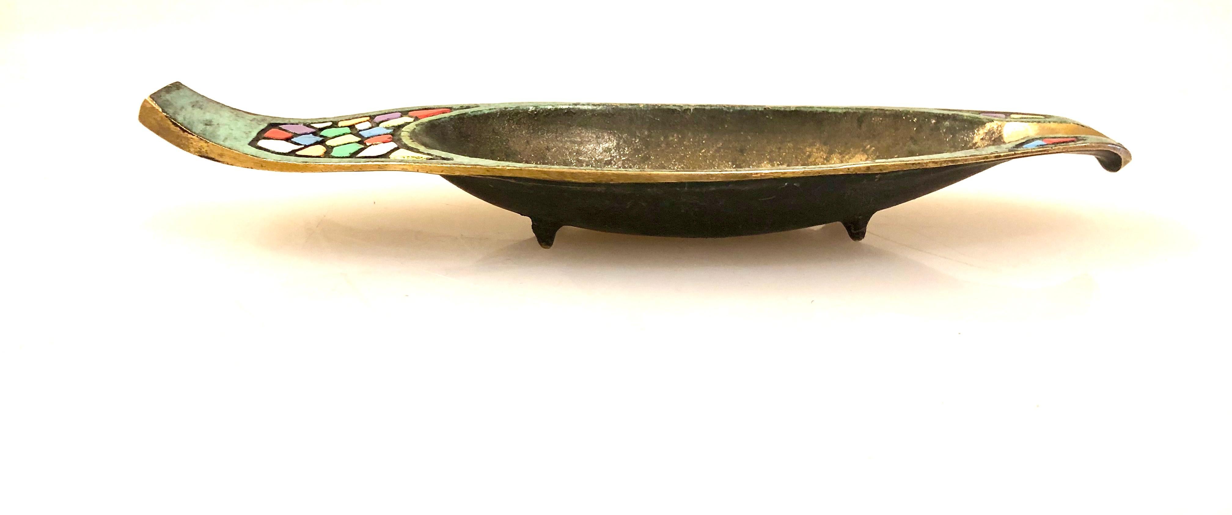 Mid-Century Modern Solid Brass Enameled Boat Shape Ashtray In Good Condition For Sale In San Diego, CA